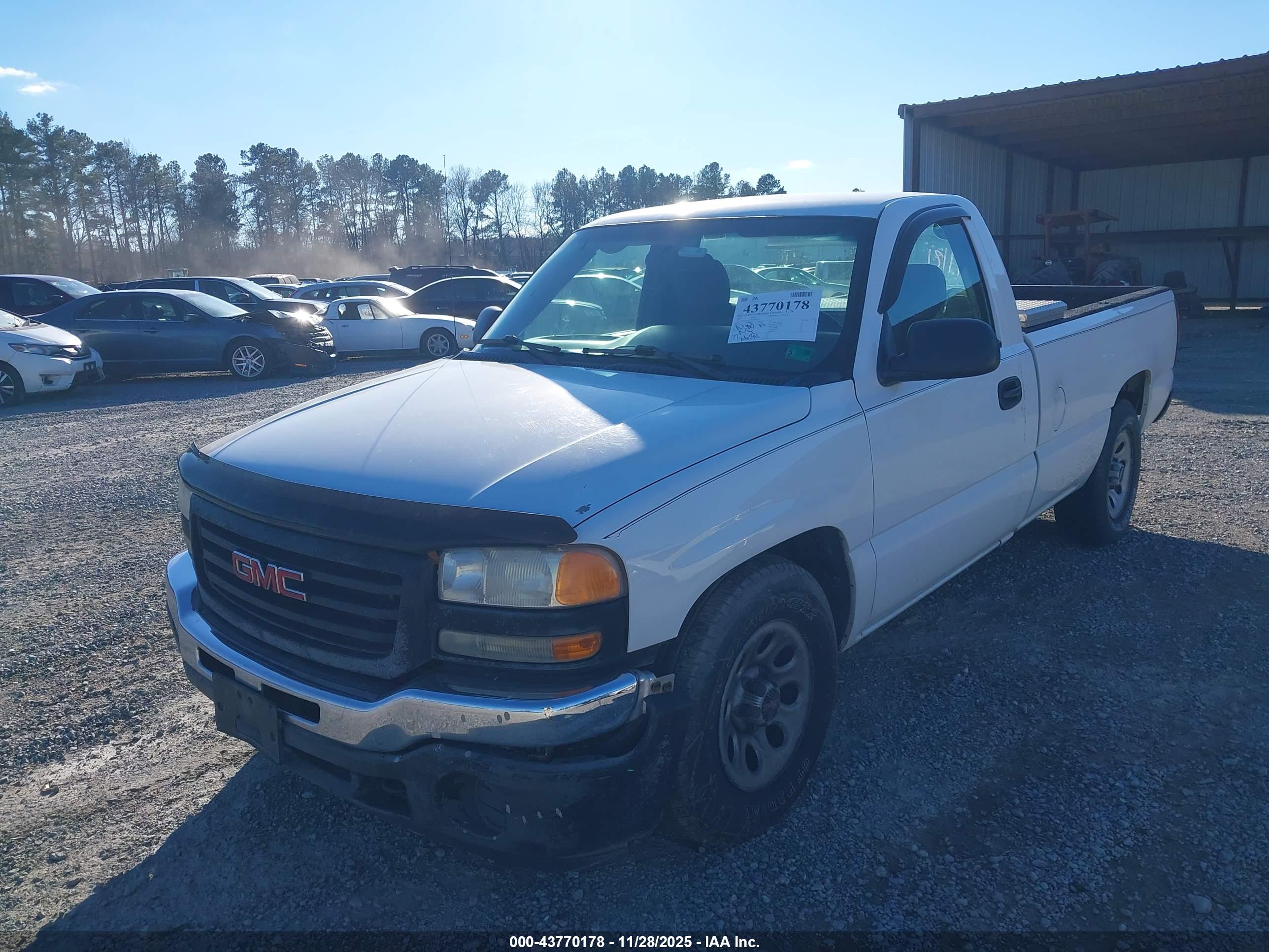 GMC SIERRA image 6