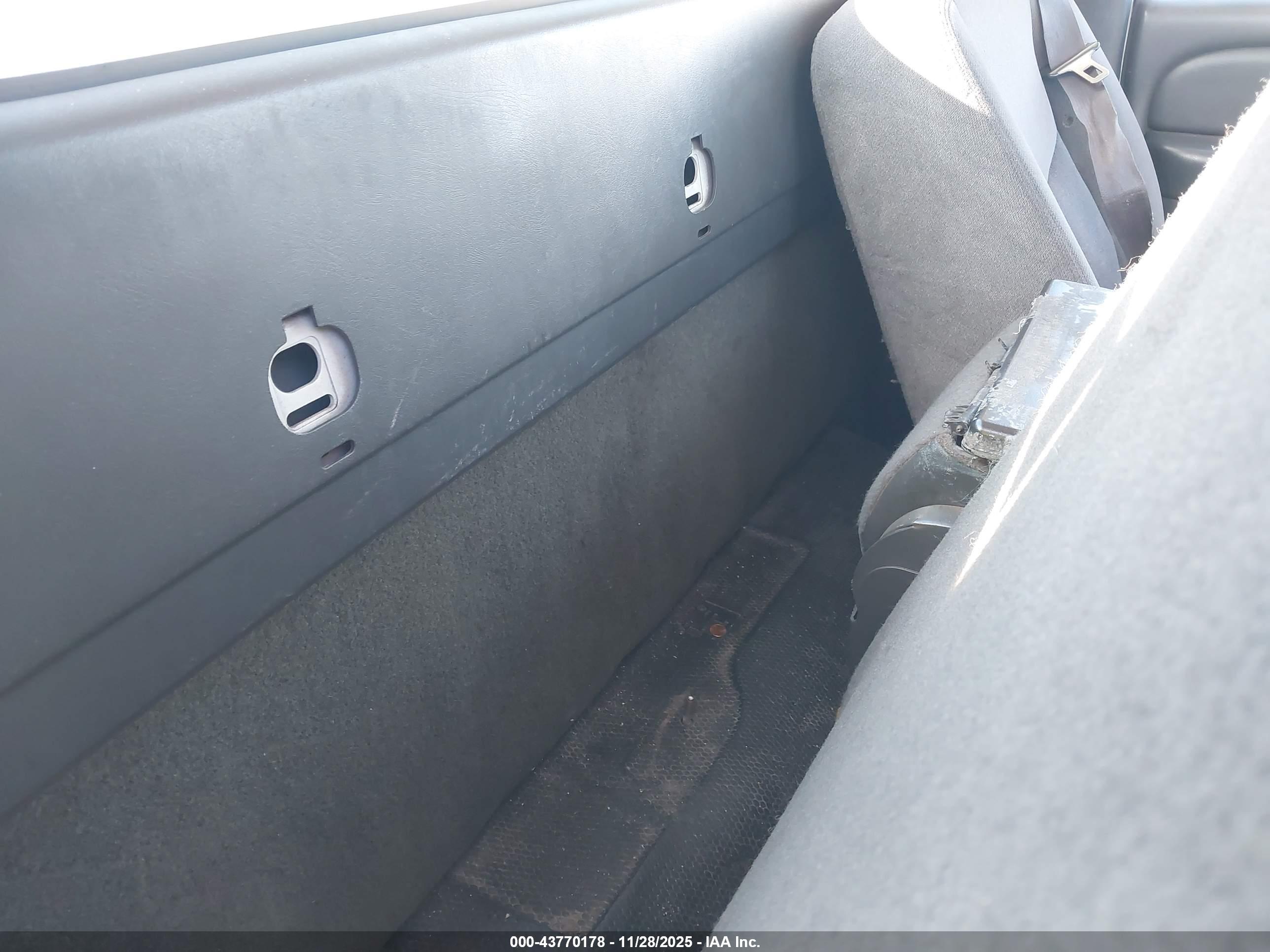 GMC SIERRA image 8