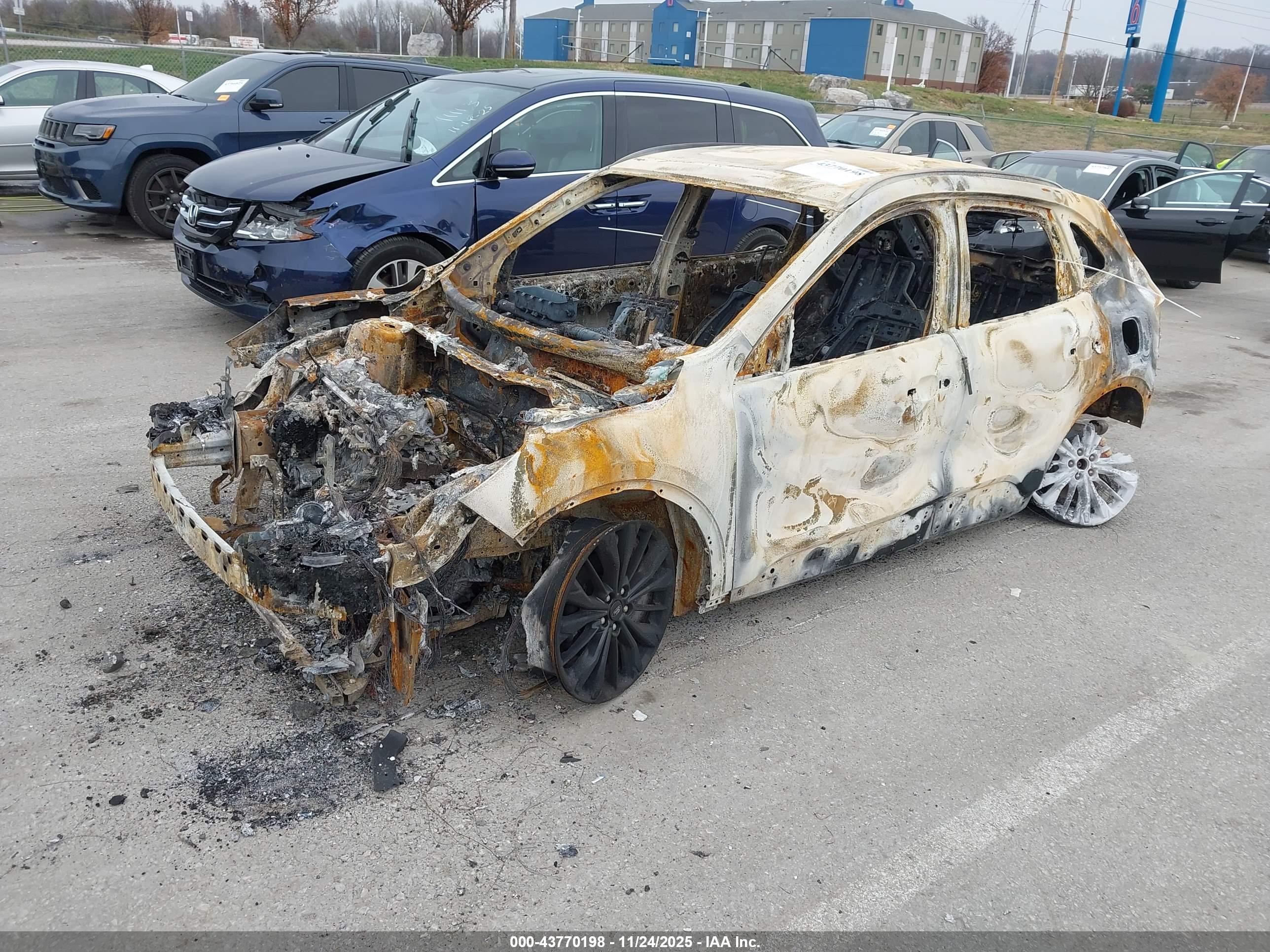 FORD ESCAPE image 2