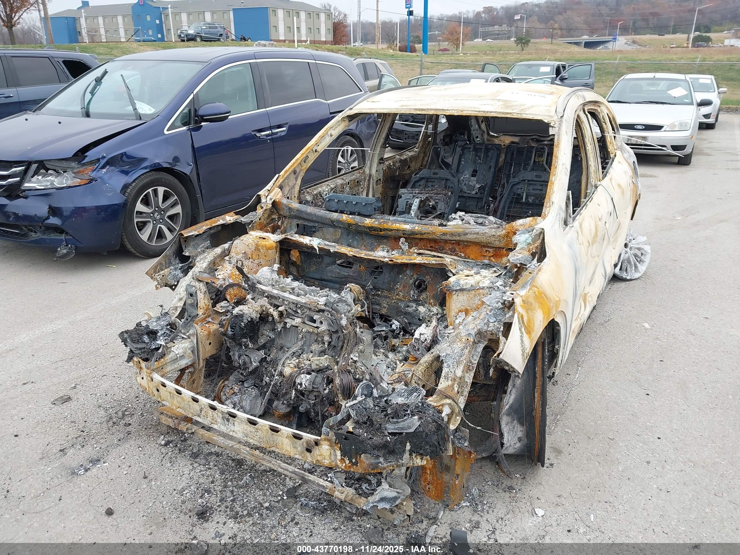 FORD ESCAPE image 6