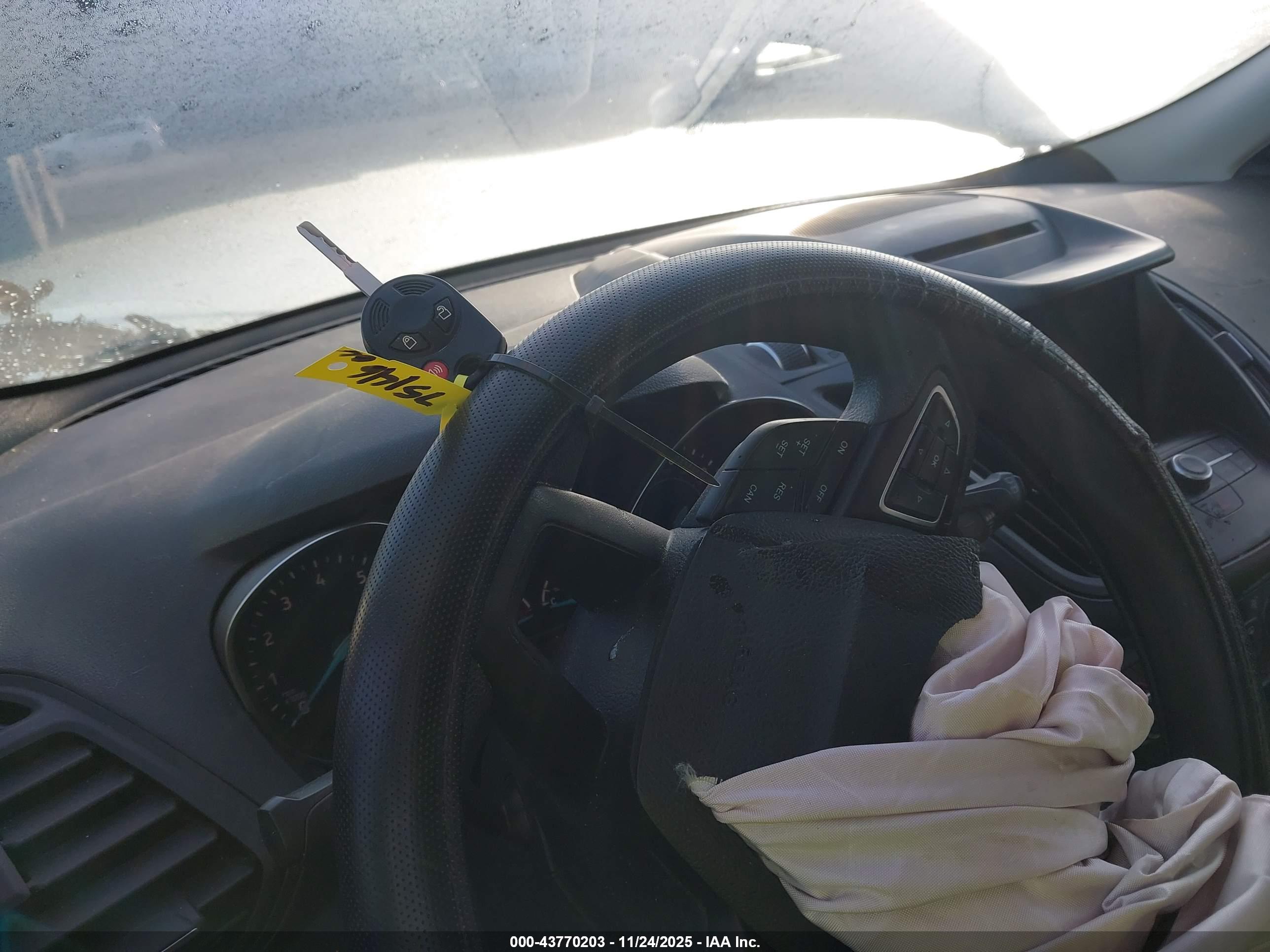 FORD ESCAPE image 11