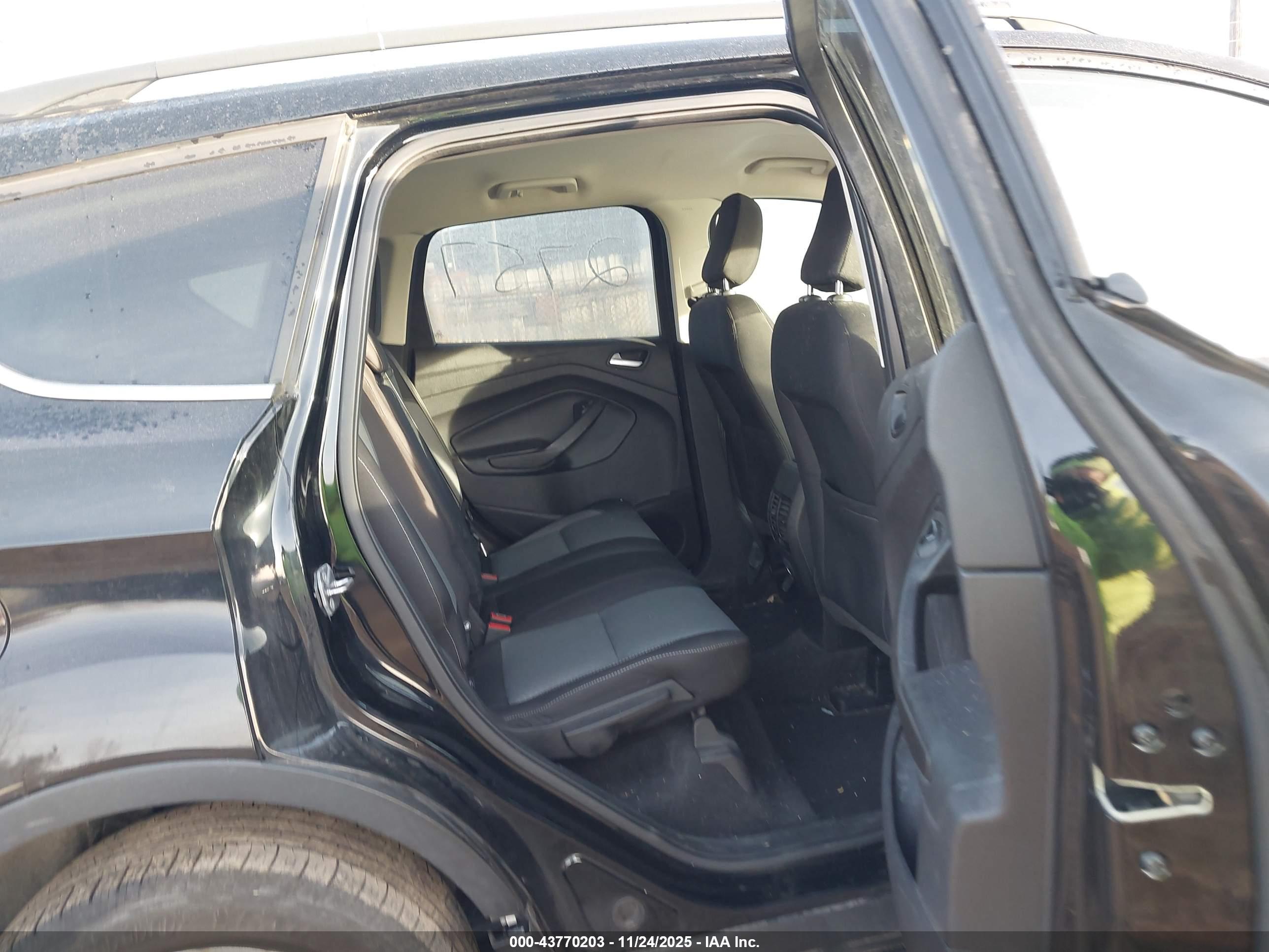 FORD ESCAPE image 8
