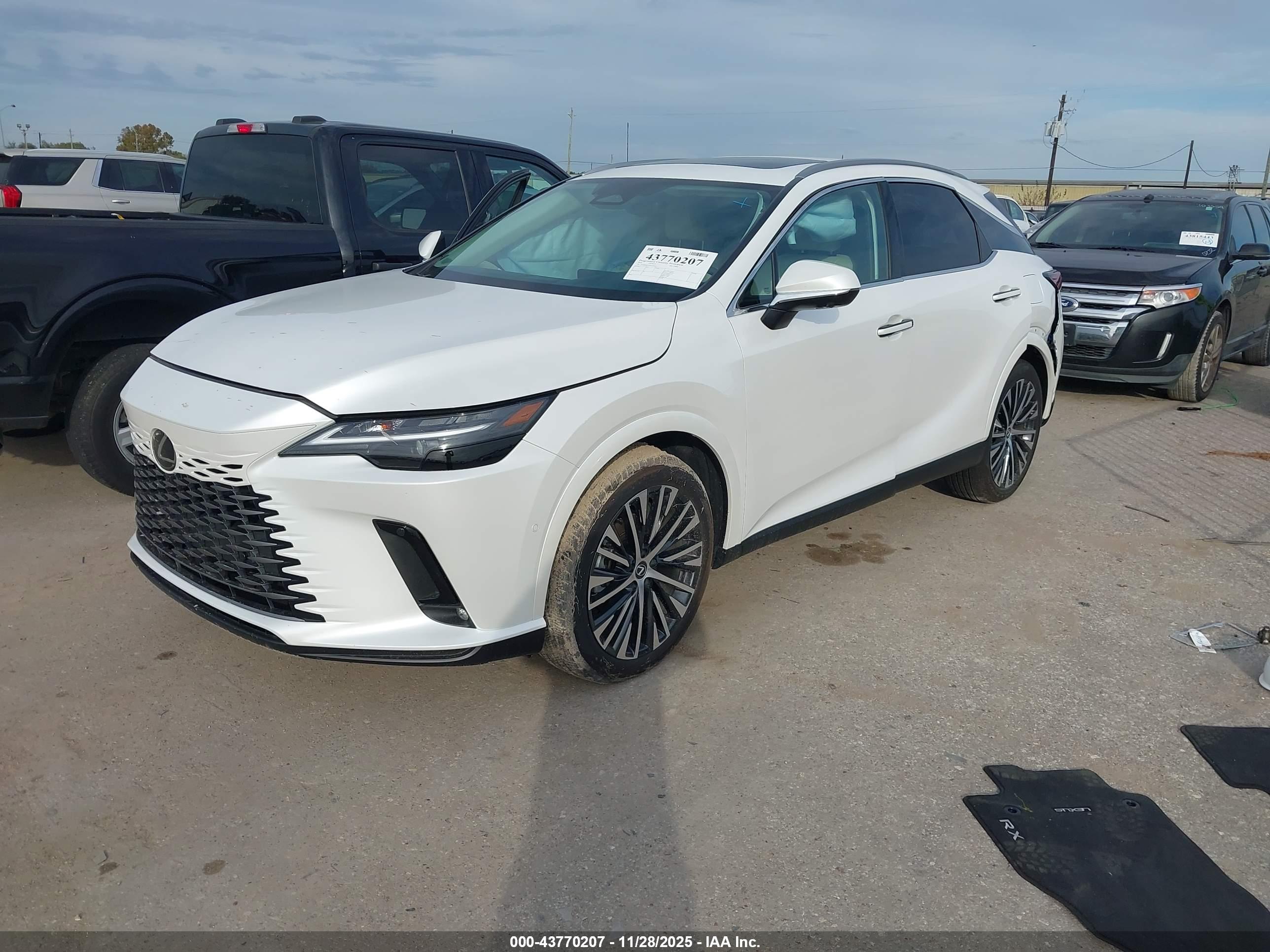 LEXUS RX image 2