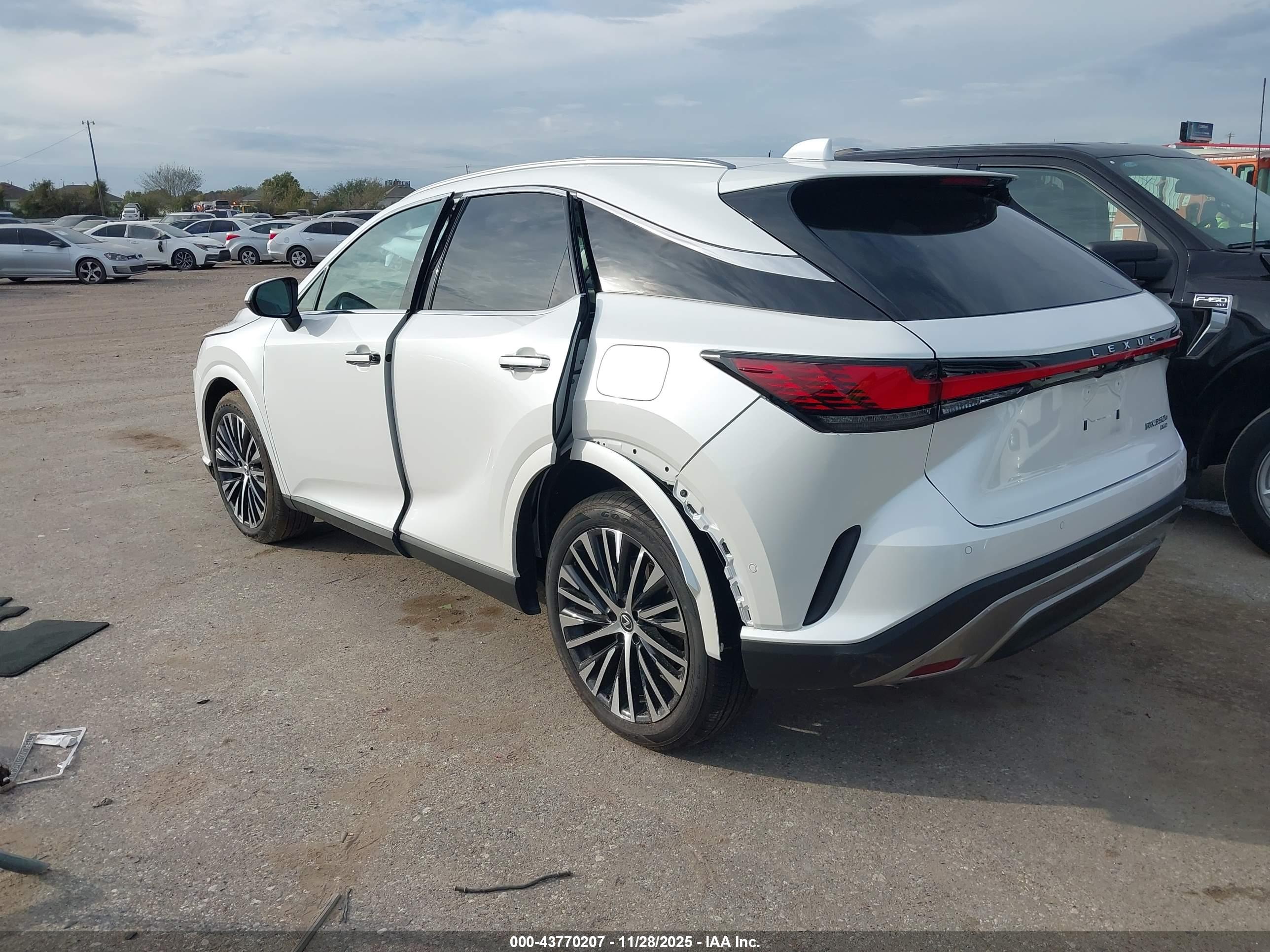 LEXUS RX image 3