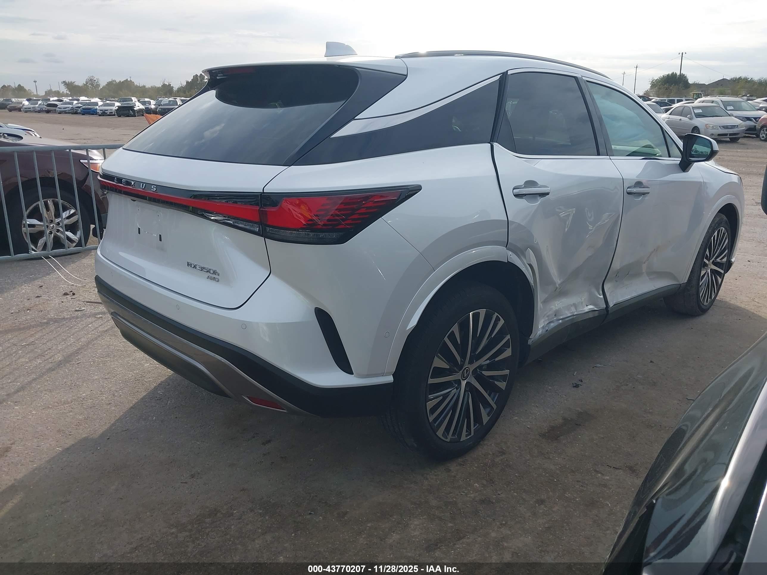 LEXUS RX image 4