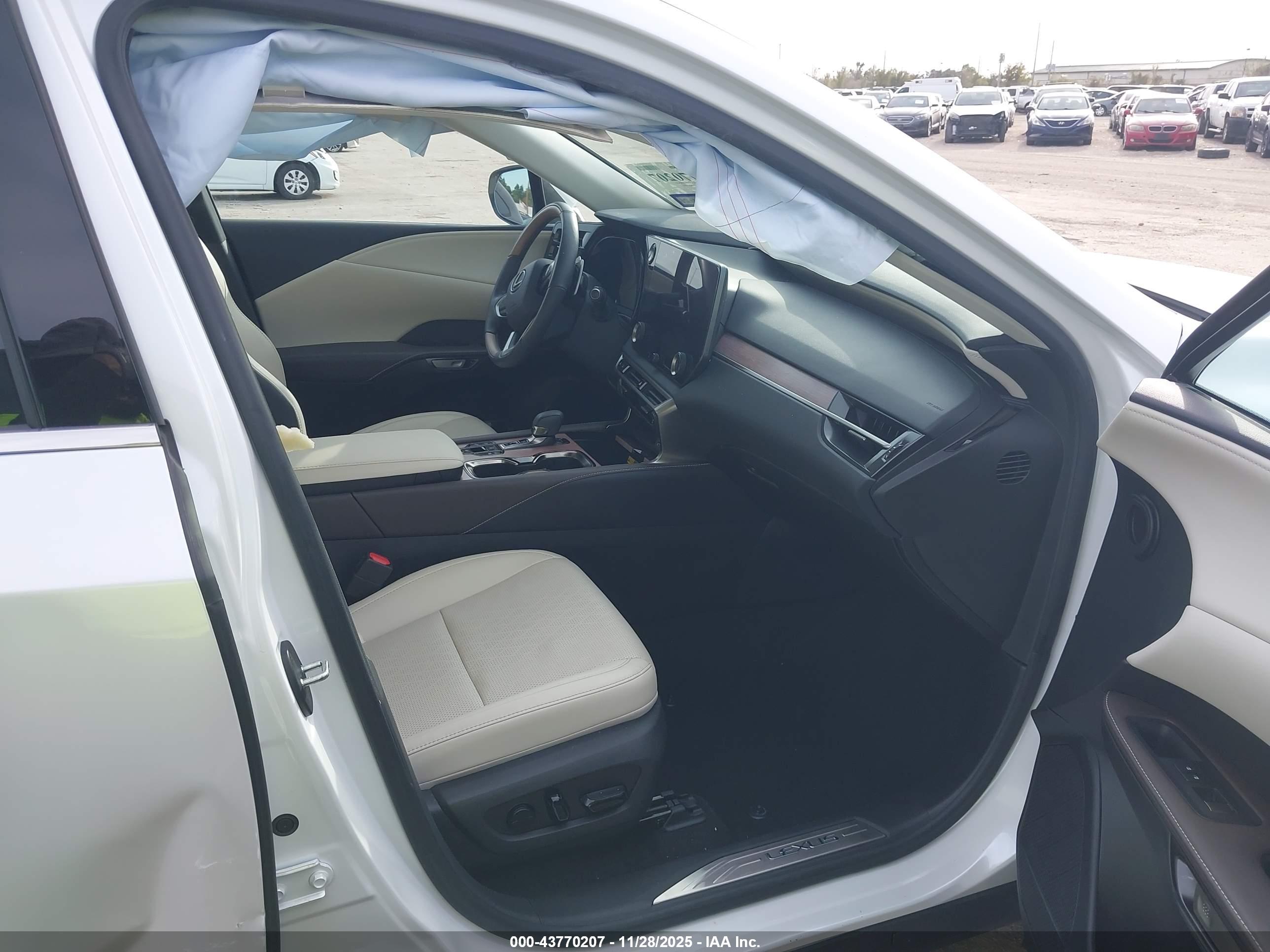 LEXUS RX image 5