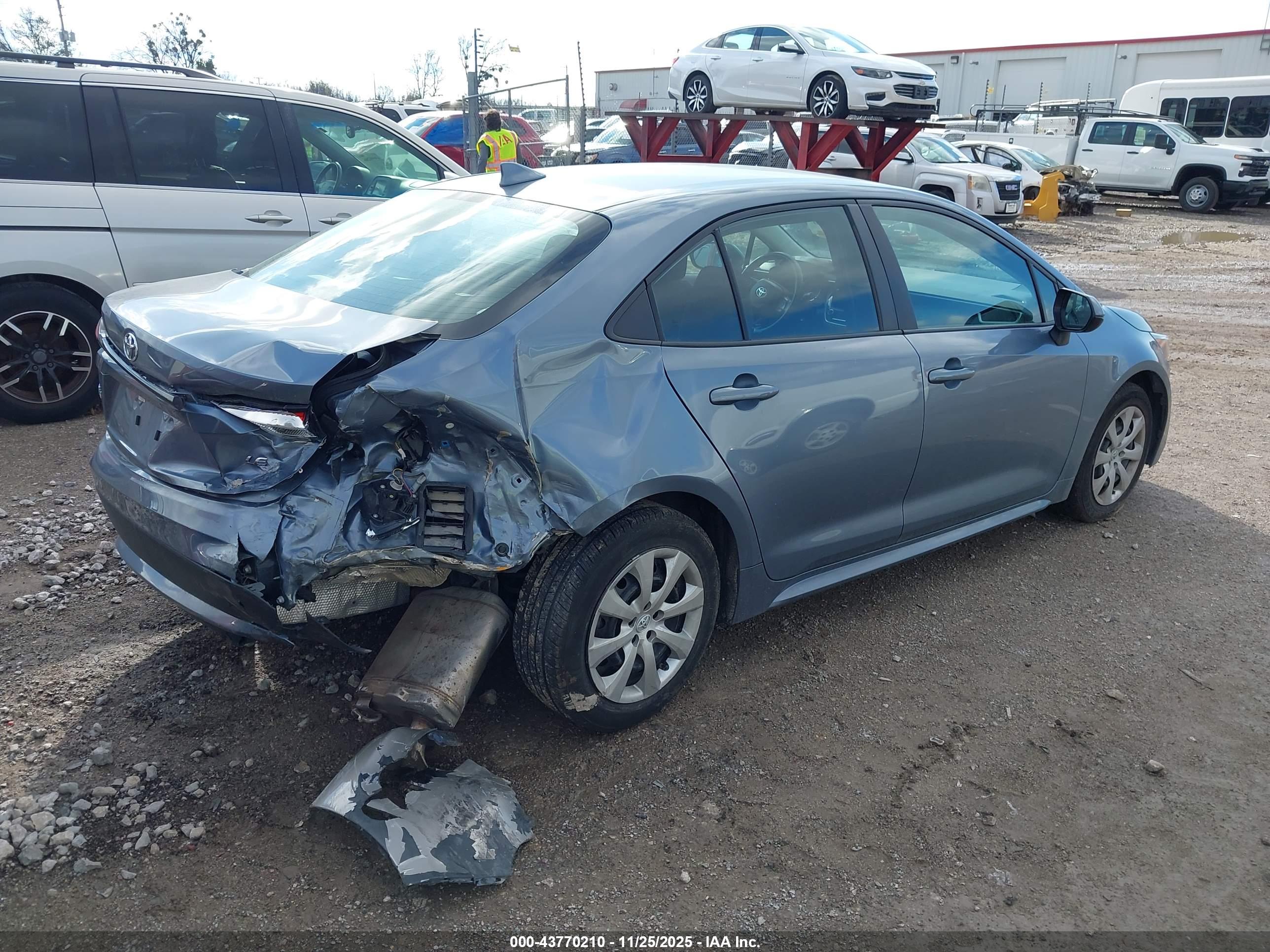 TOYOTA COROLLA image 4