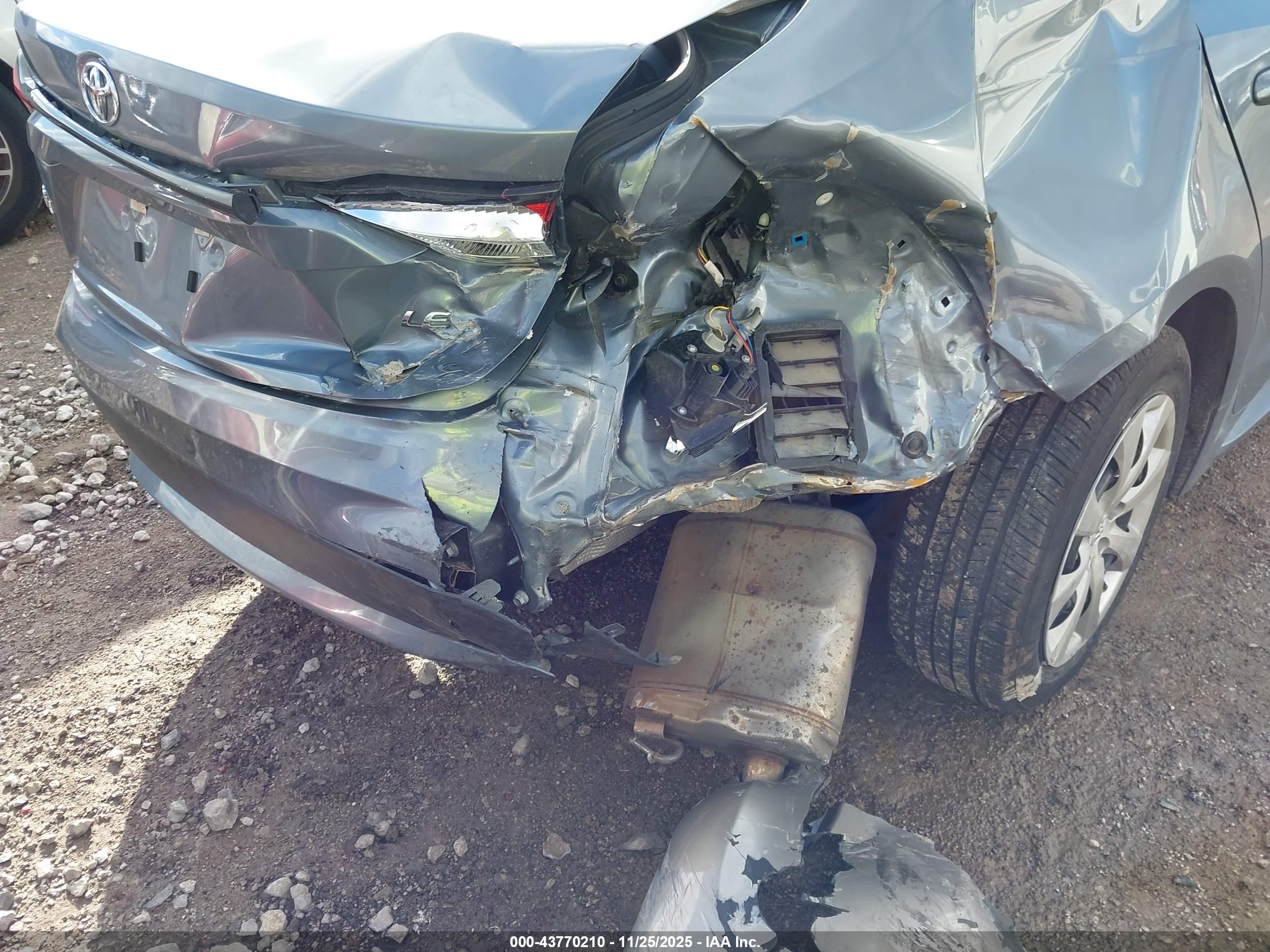 TOYOTA COROLLA image 6