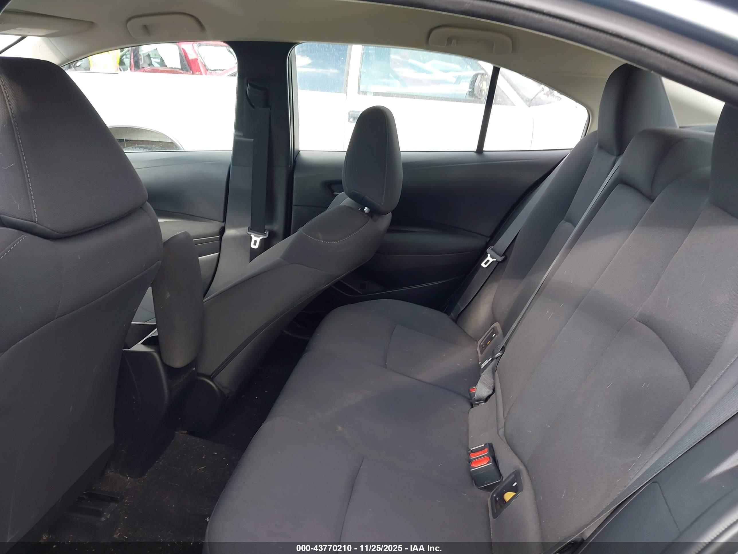 TOYOTA COROLLA image 8