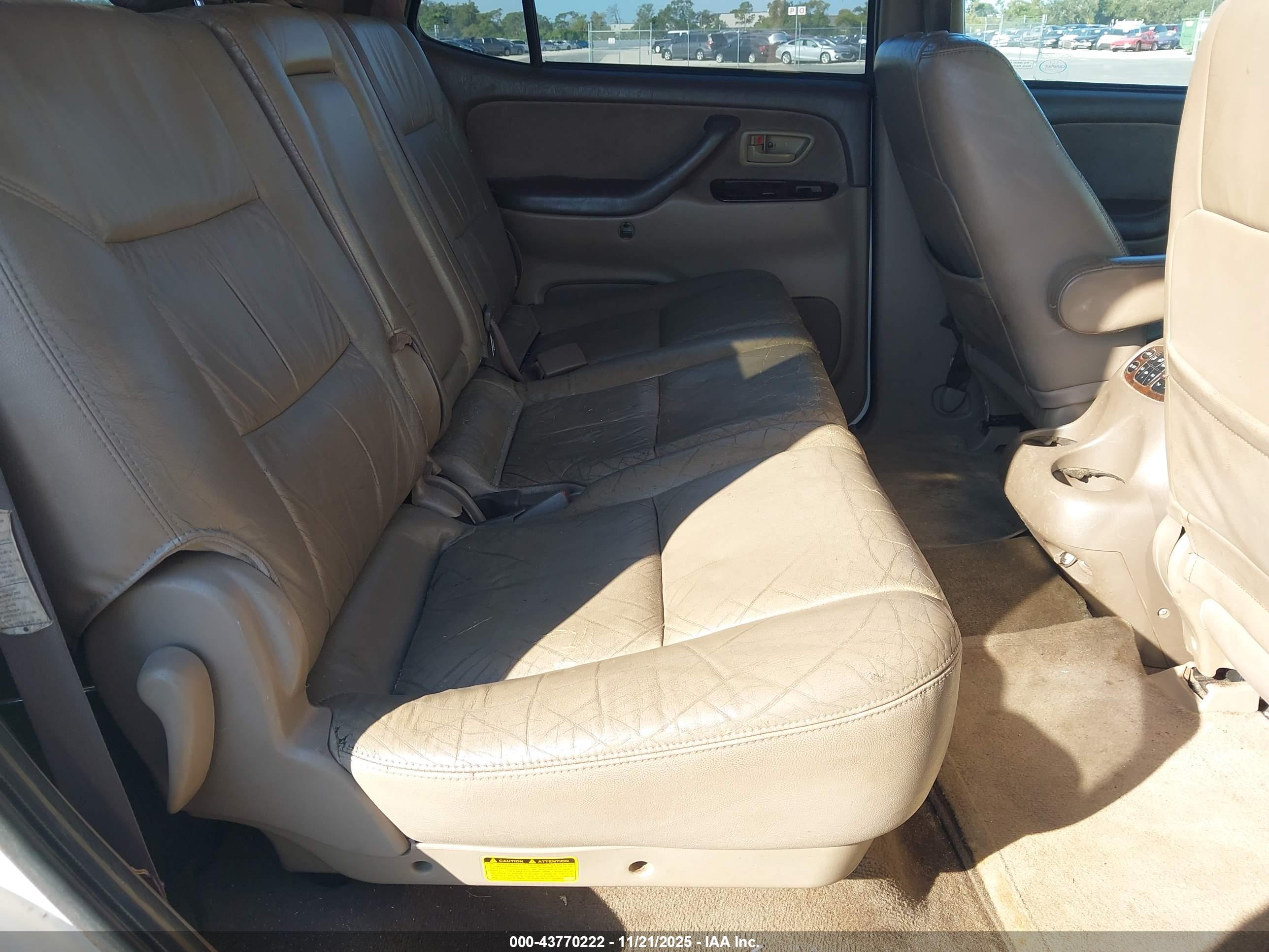 TOYOTA SEQUOIA image 8