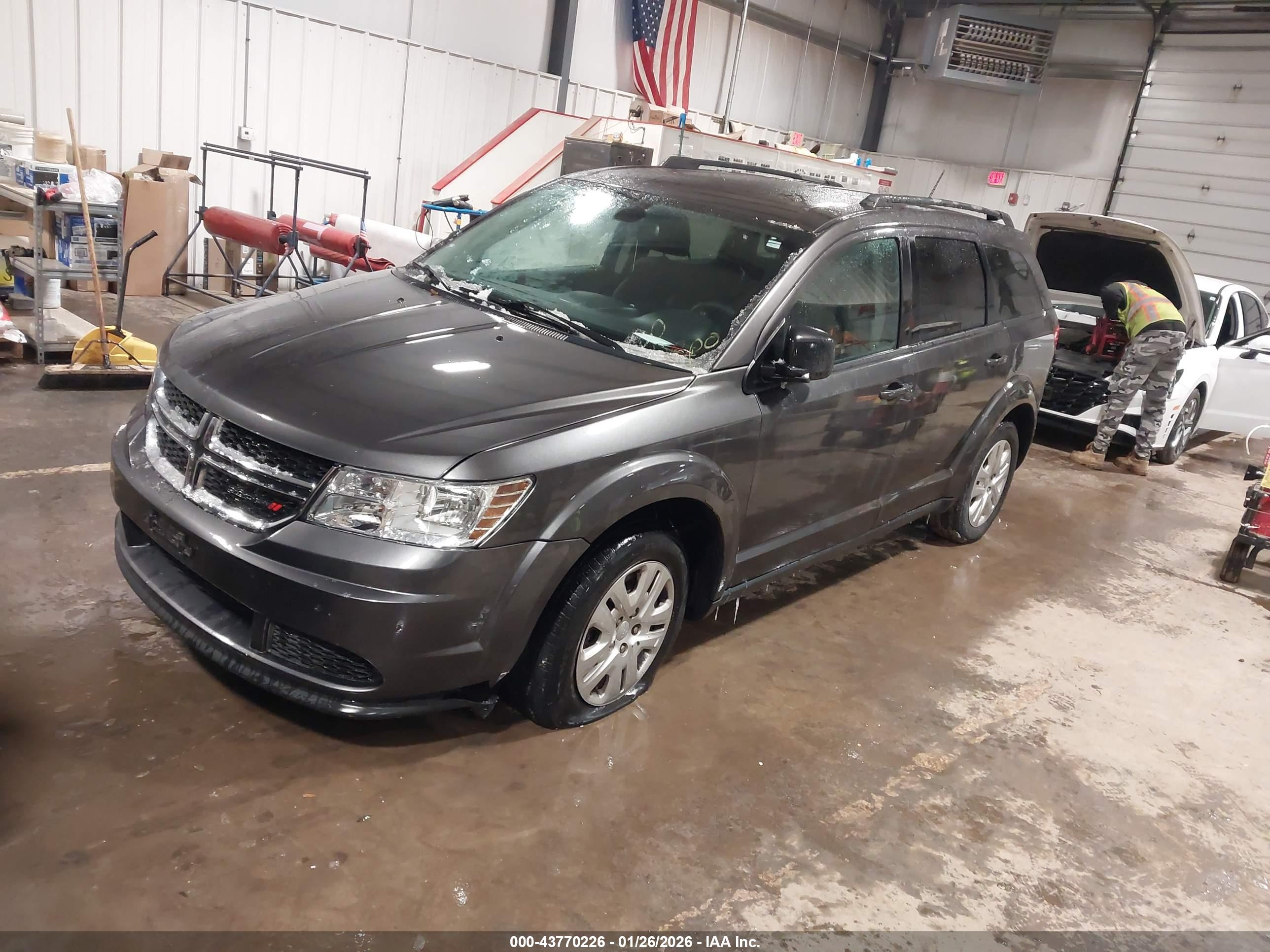 DODGE JOURNEY image 2