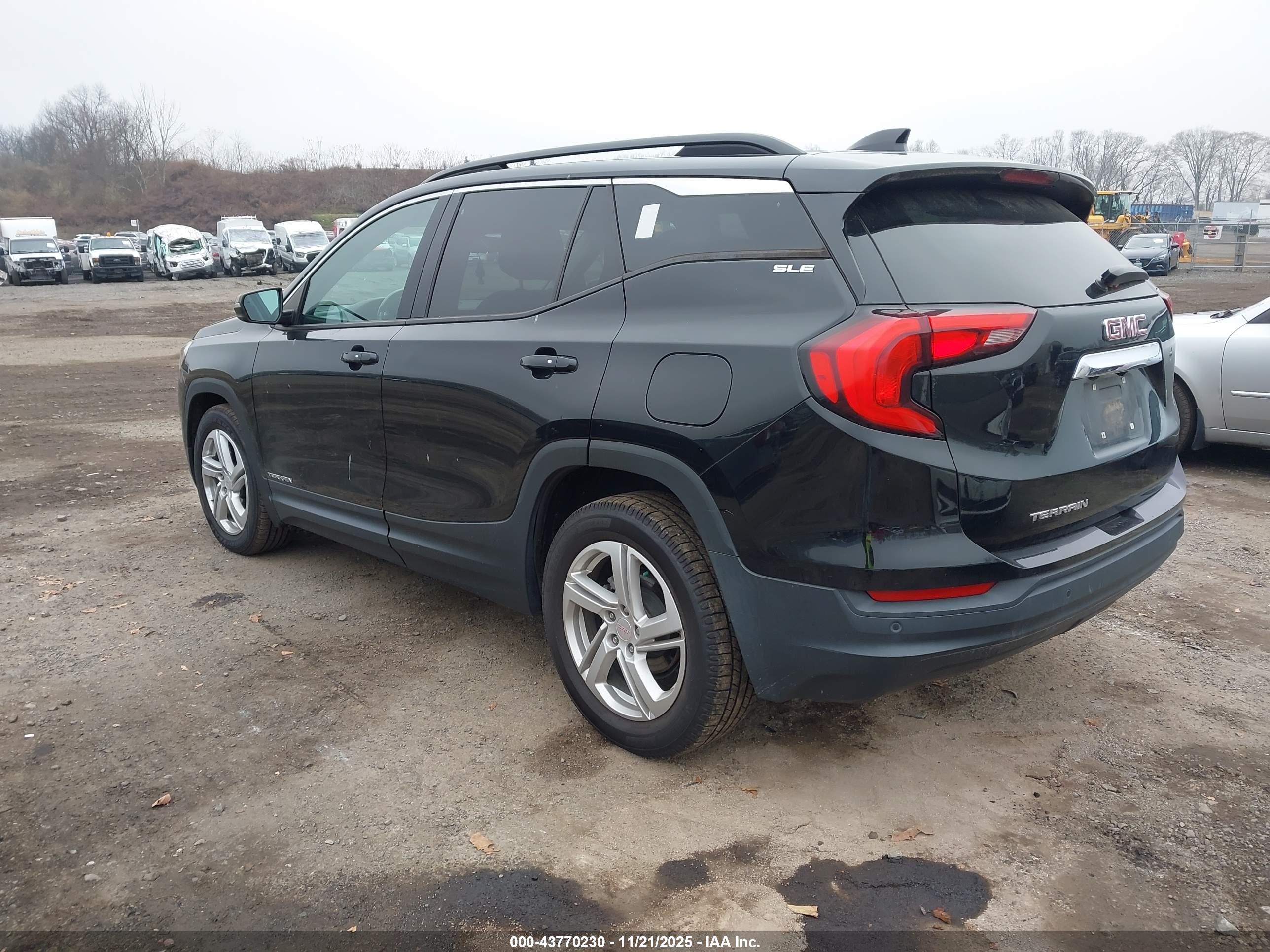 GMC TERRAIN image 3