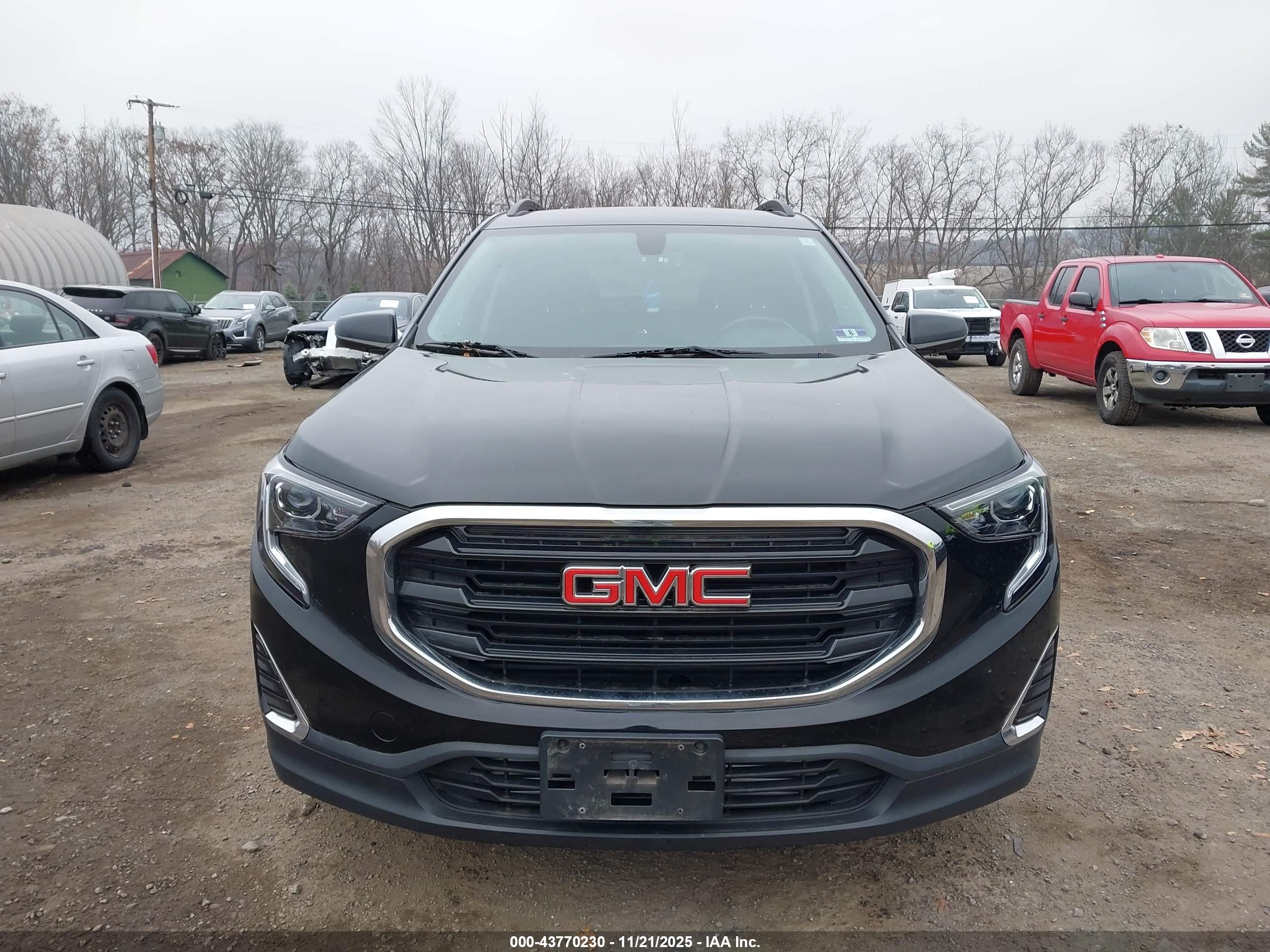 GMC TERRAIN image 6
