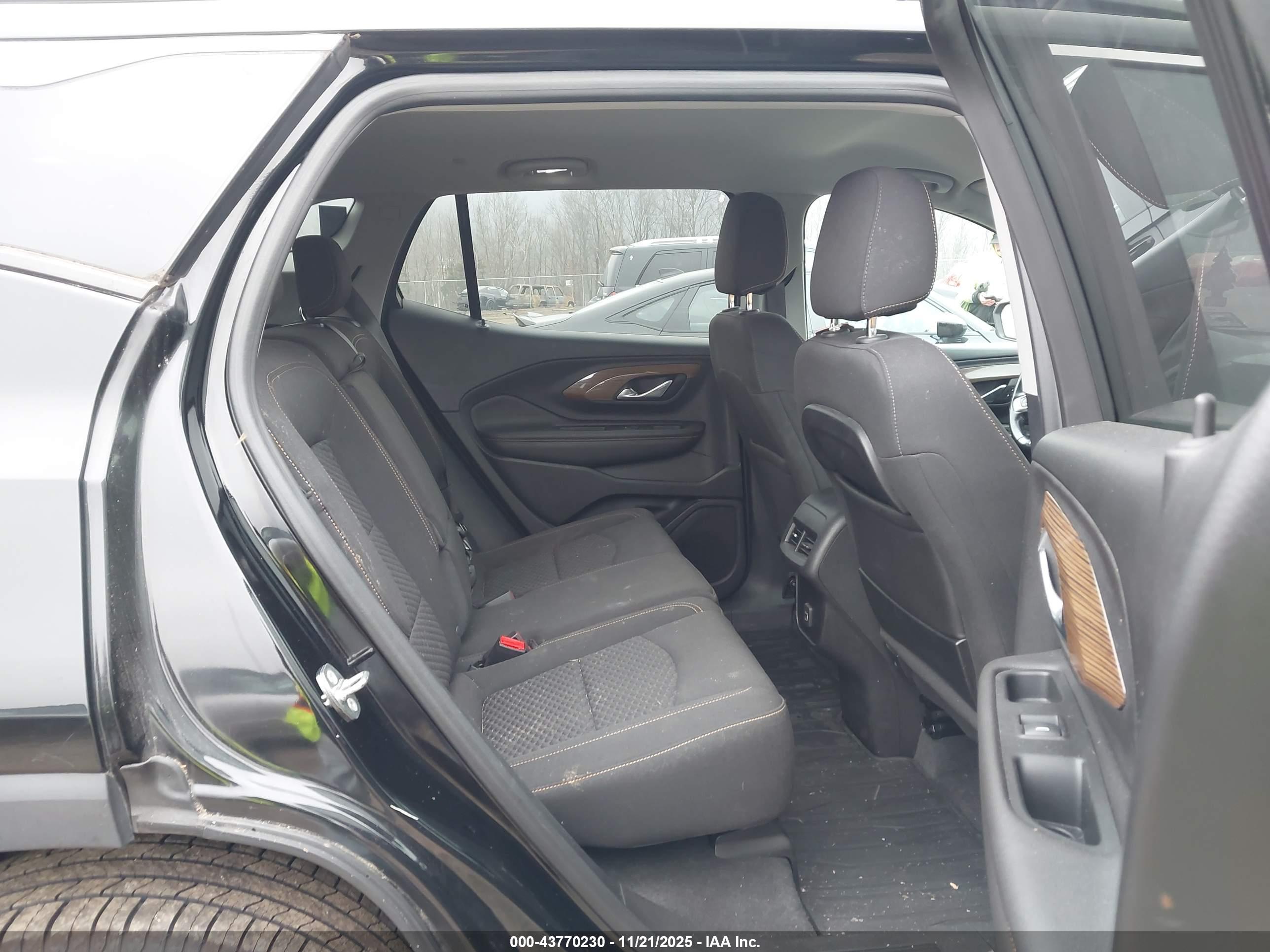 GMC TERRAIN image 8