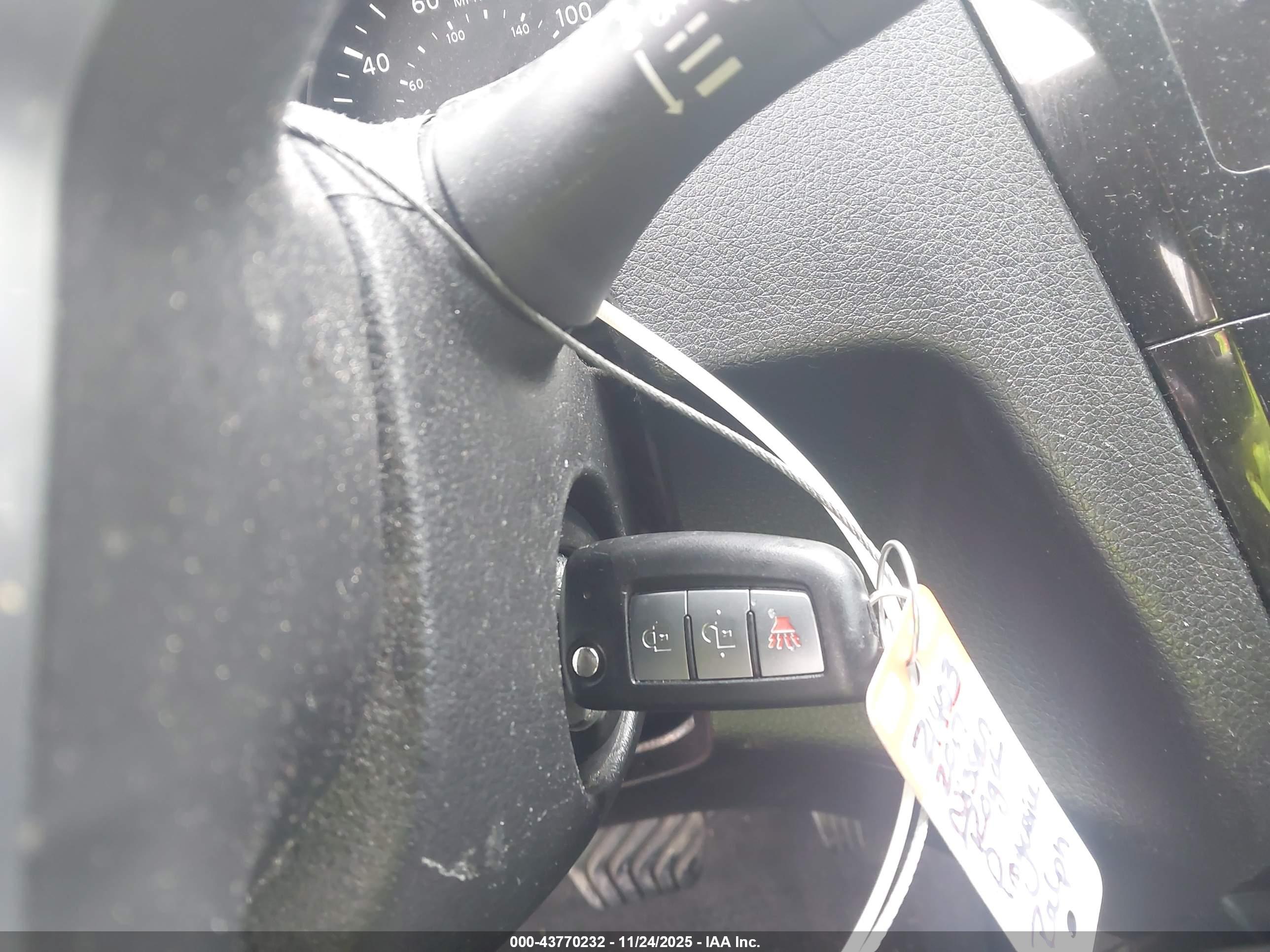NISSAN ROGUE image 11
