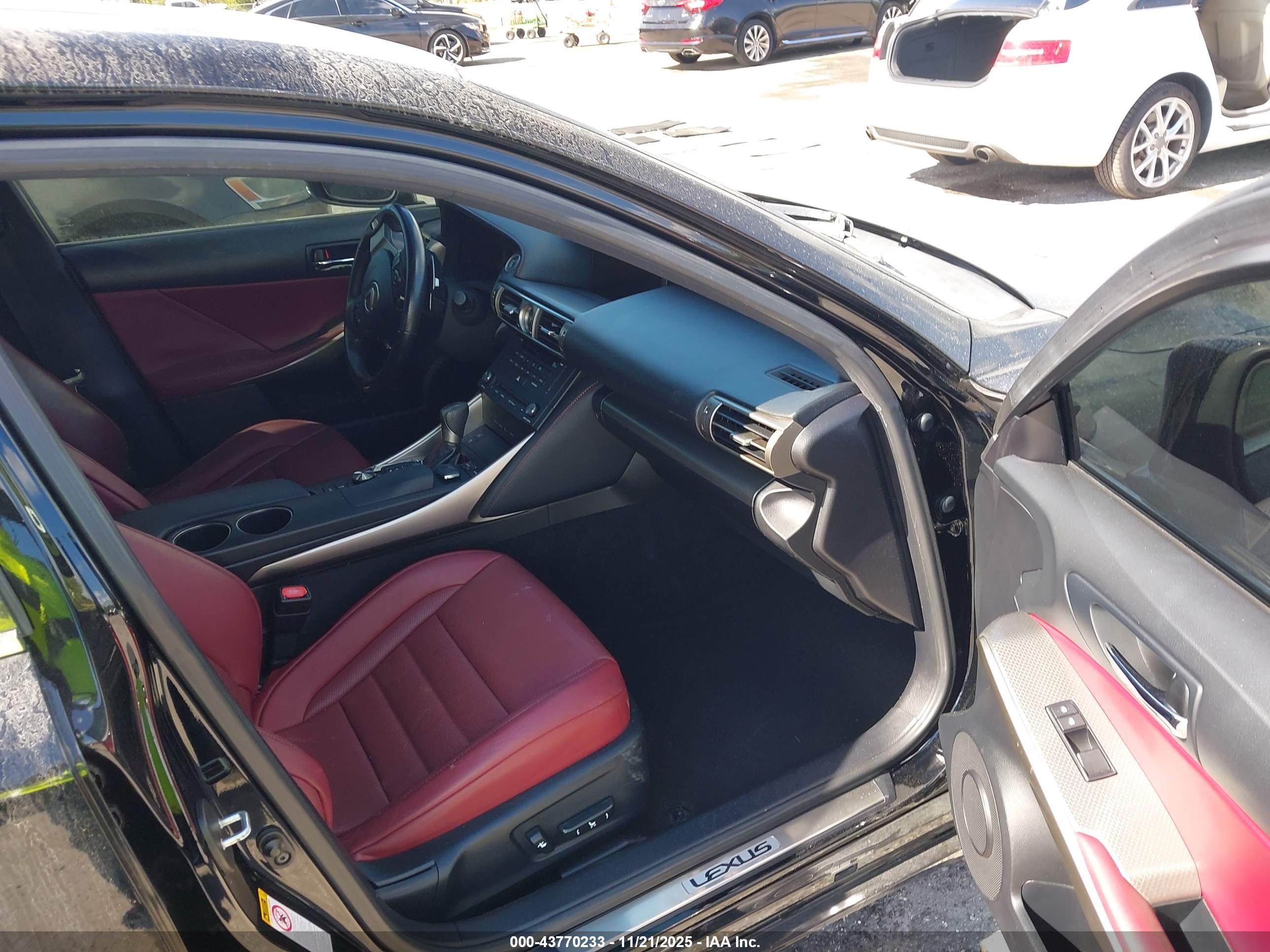 LEXUS IS image 5