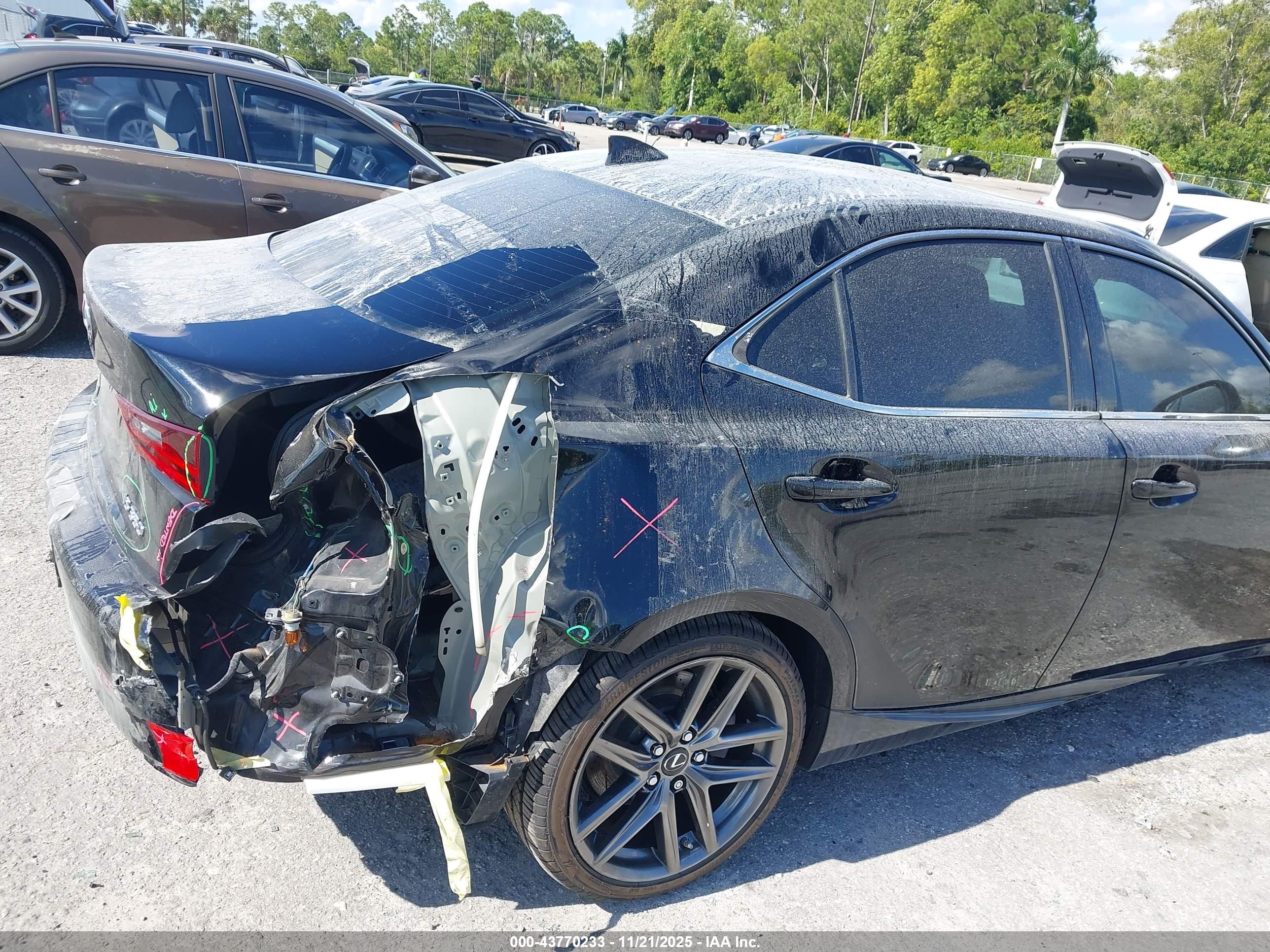 LEXUS IS image 6