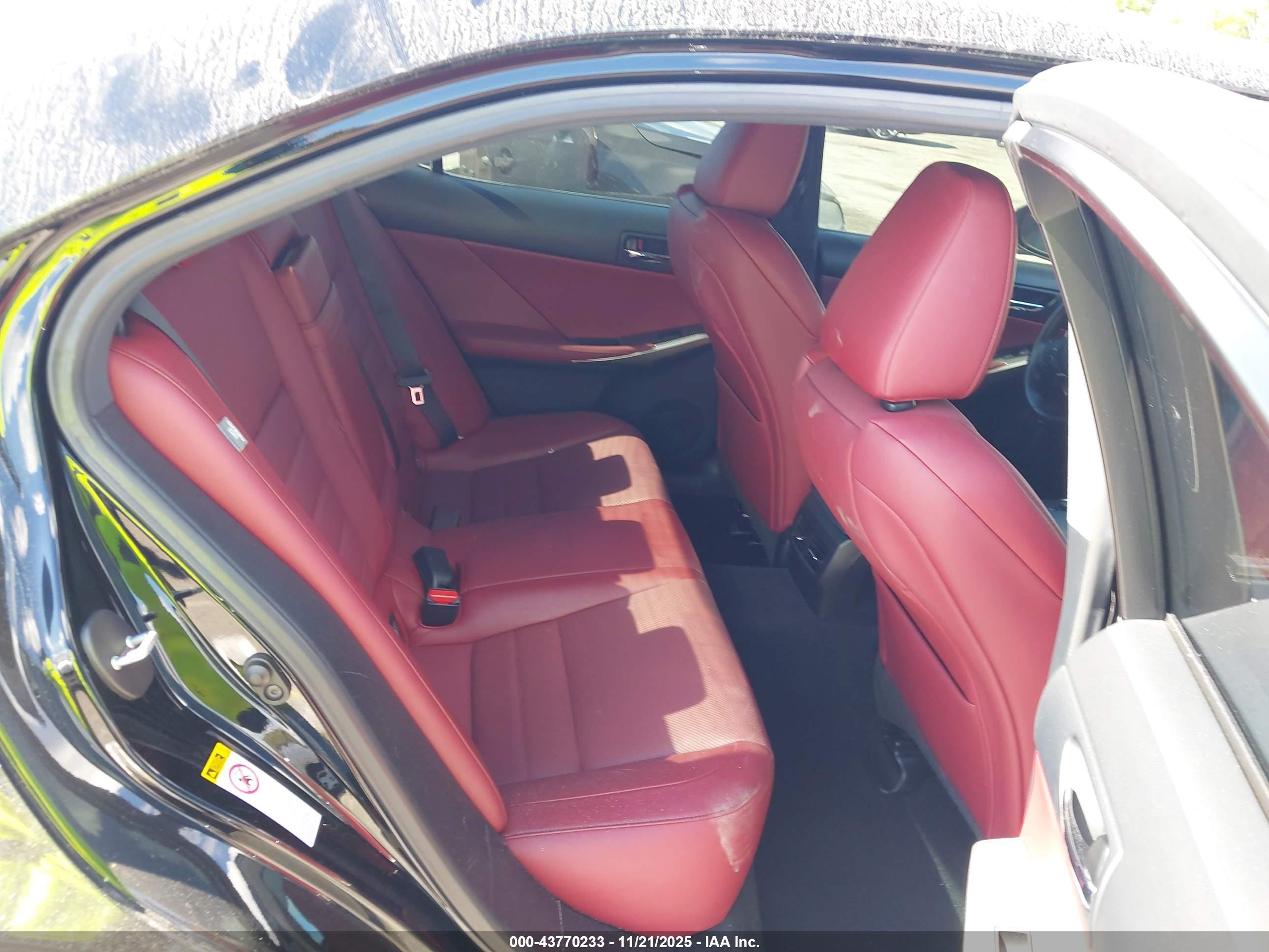 LEXUS IS image 8