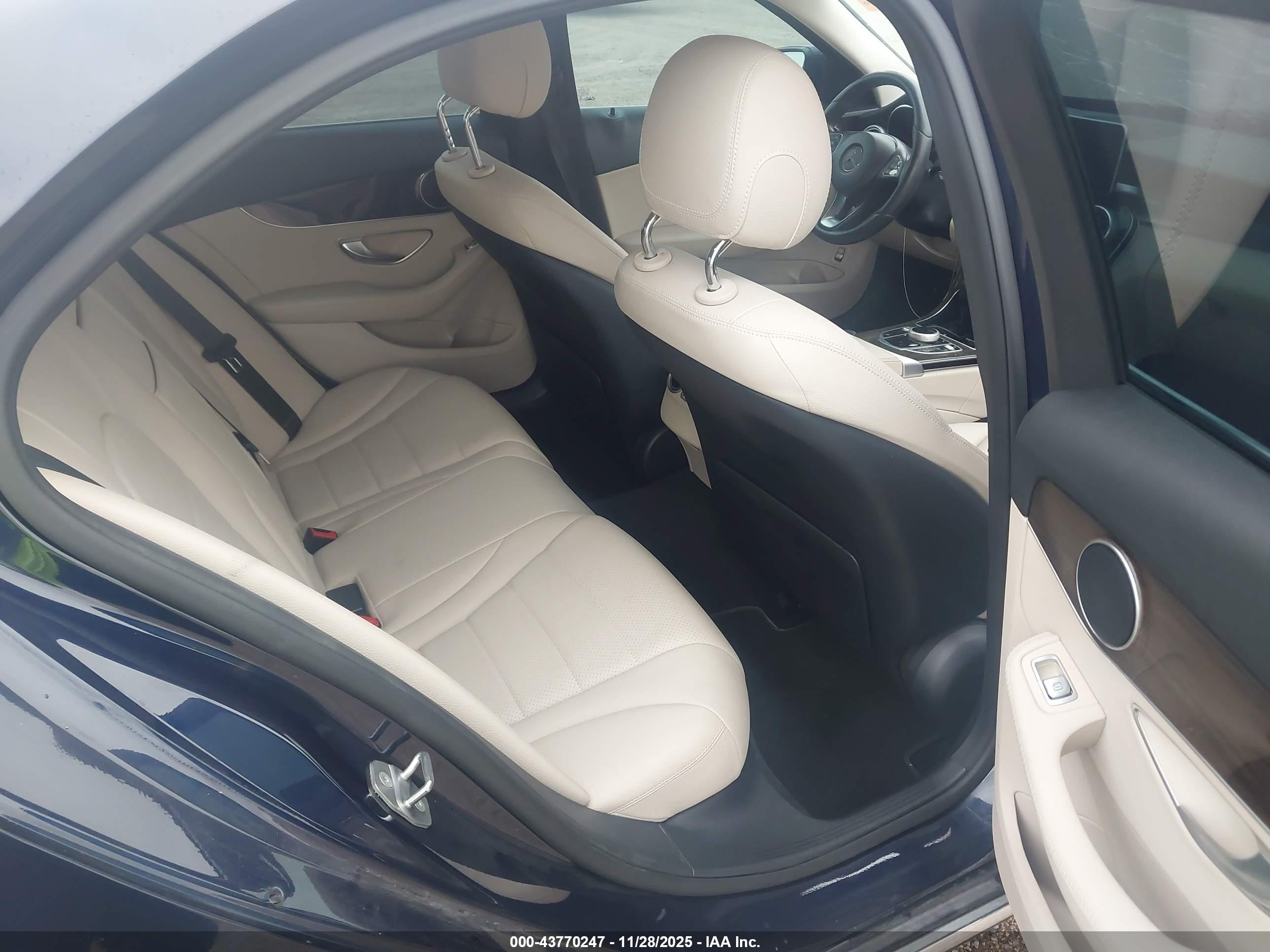 MERCEDES-BENZ C image 8