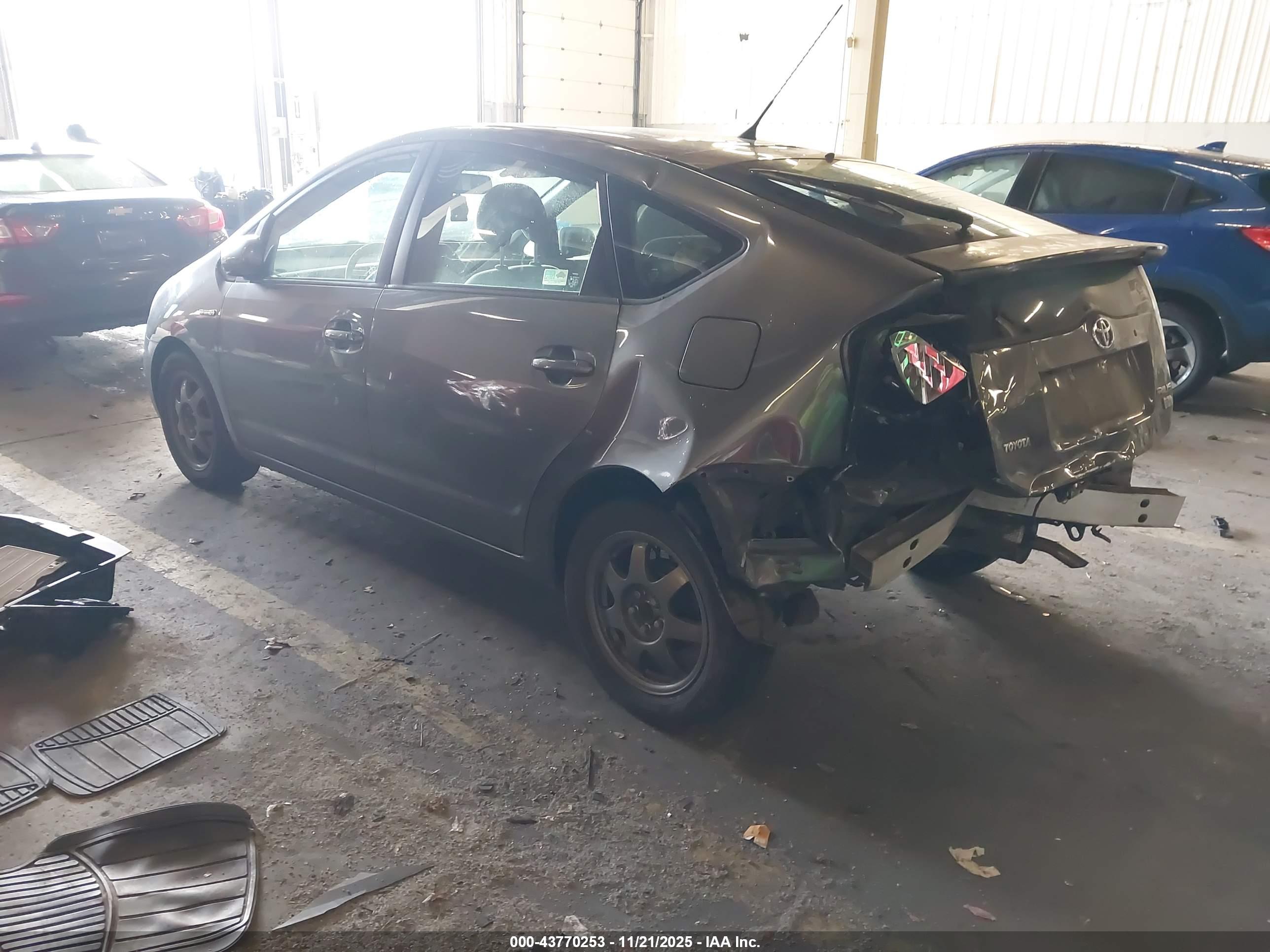 TOYOTA PRIUS image 3
