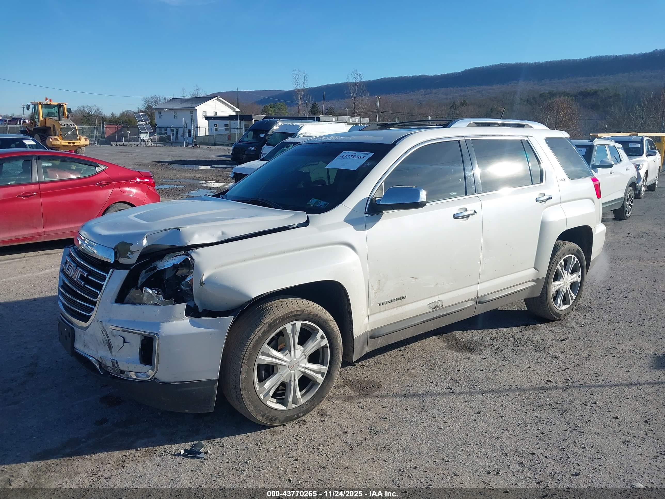 GMC TERRAIN image 2