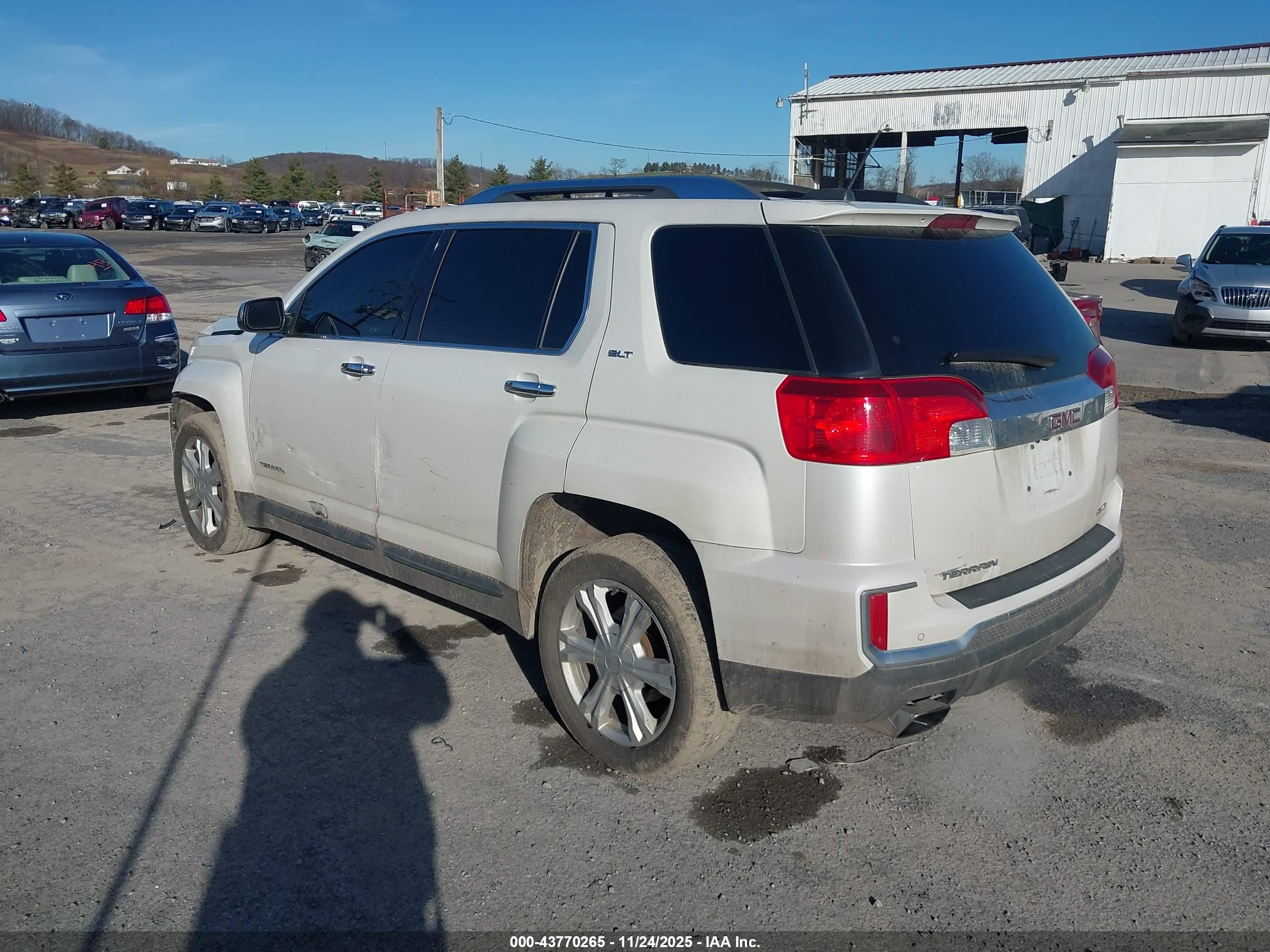GMC TERRAIN image 3