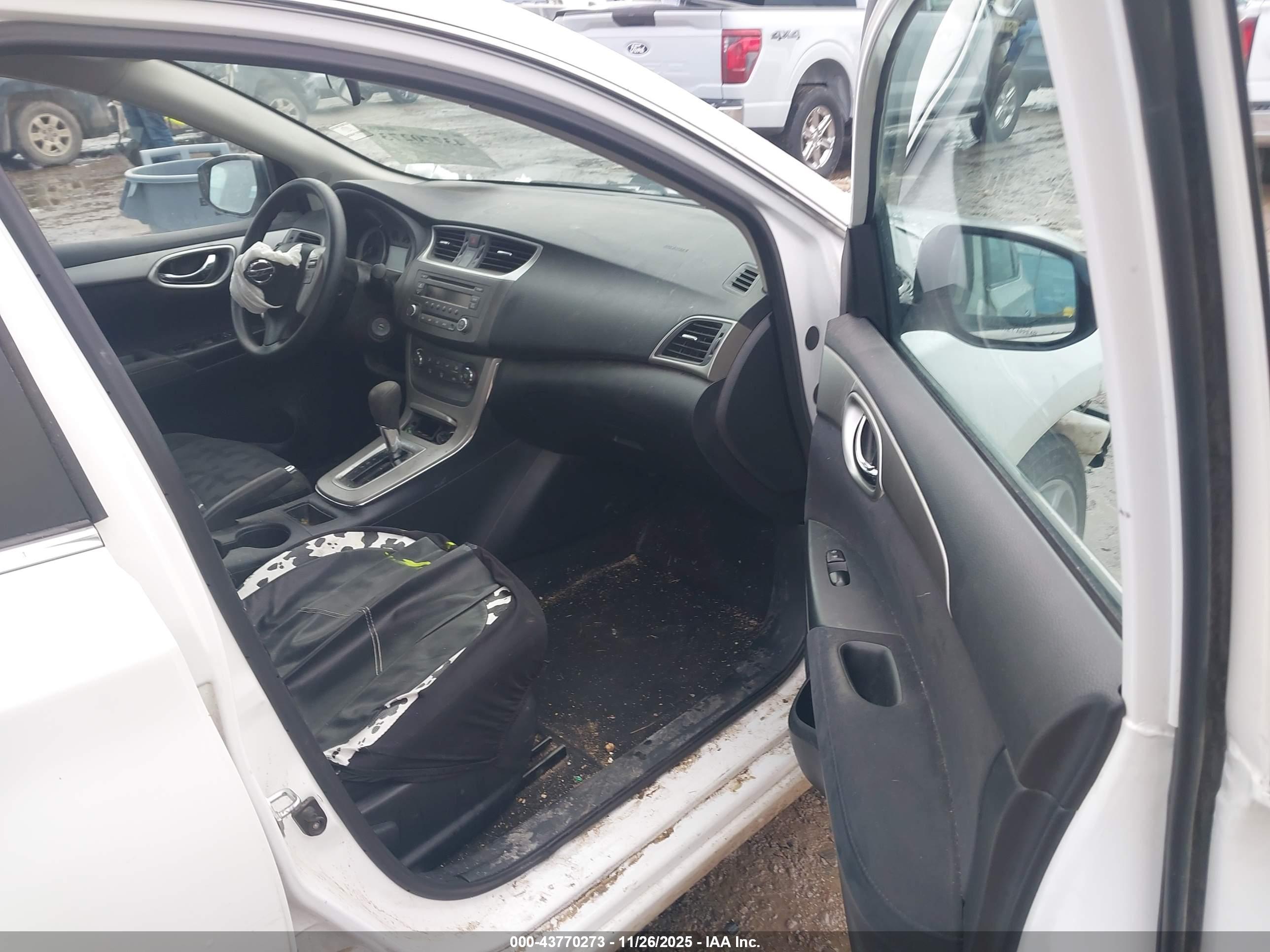 NISSAN SENTRA image 5