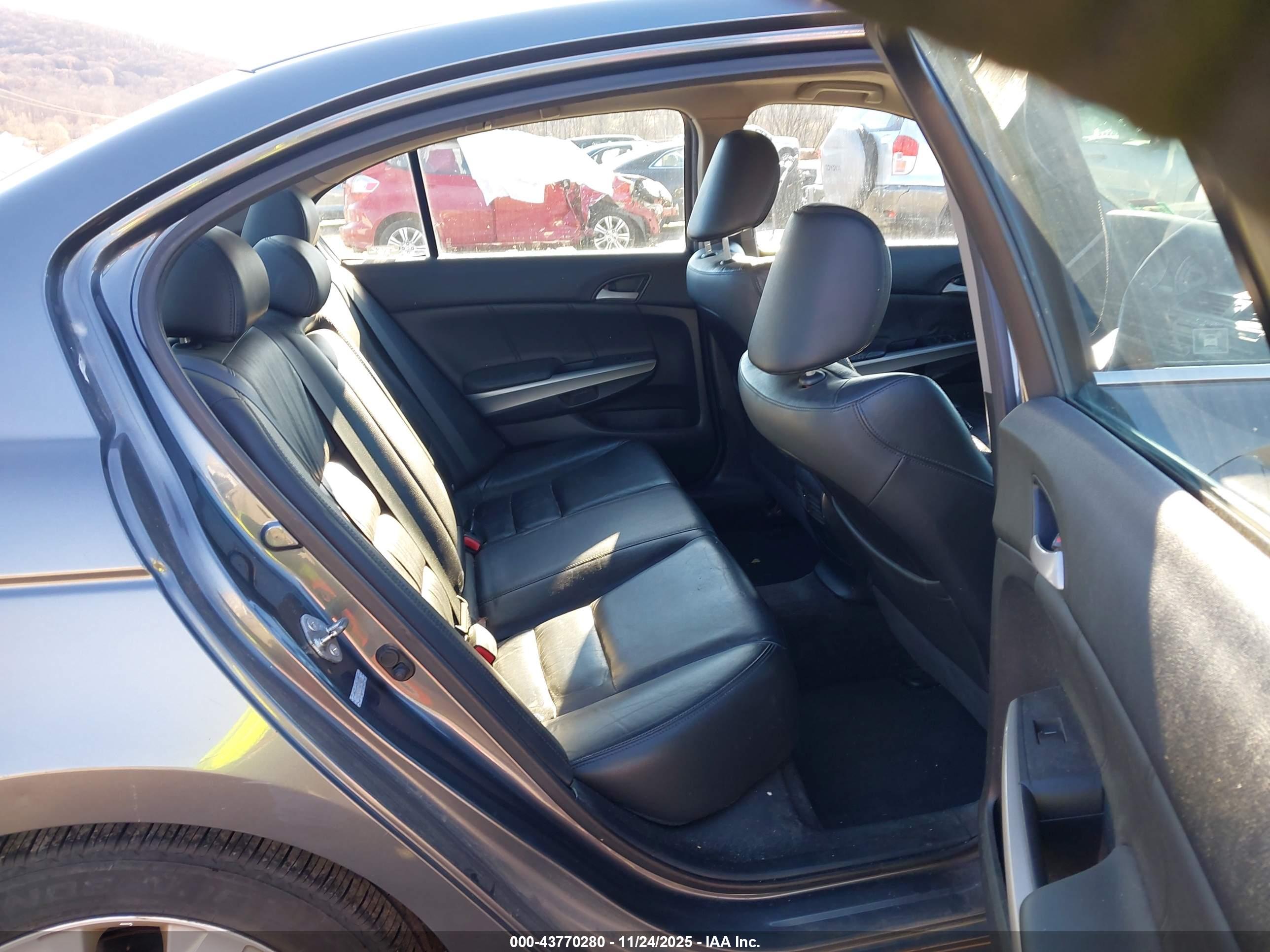 HONDA ACCORD image 8