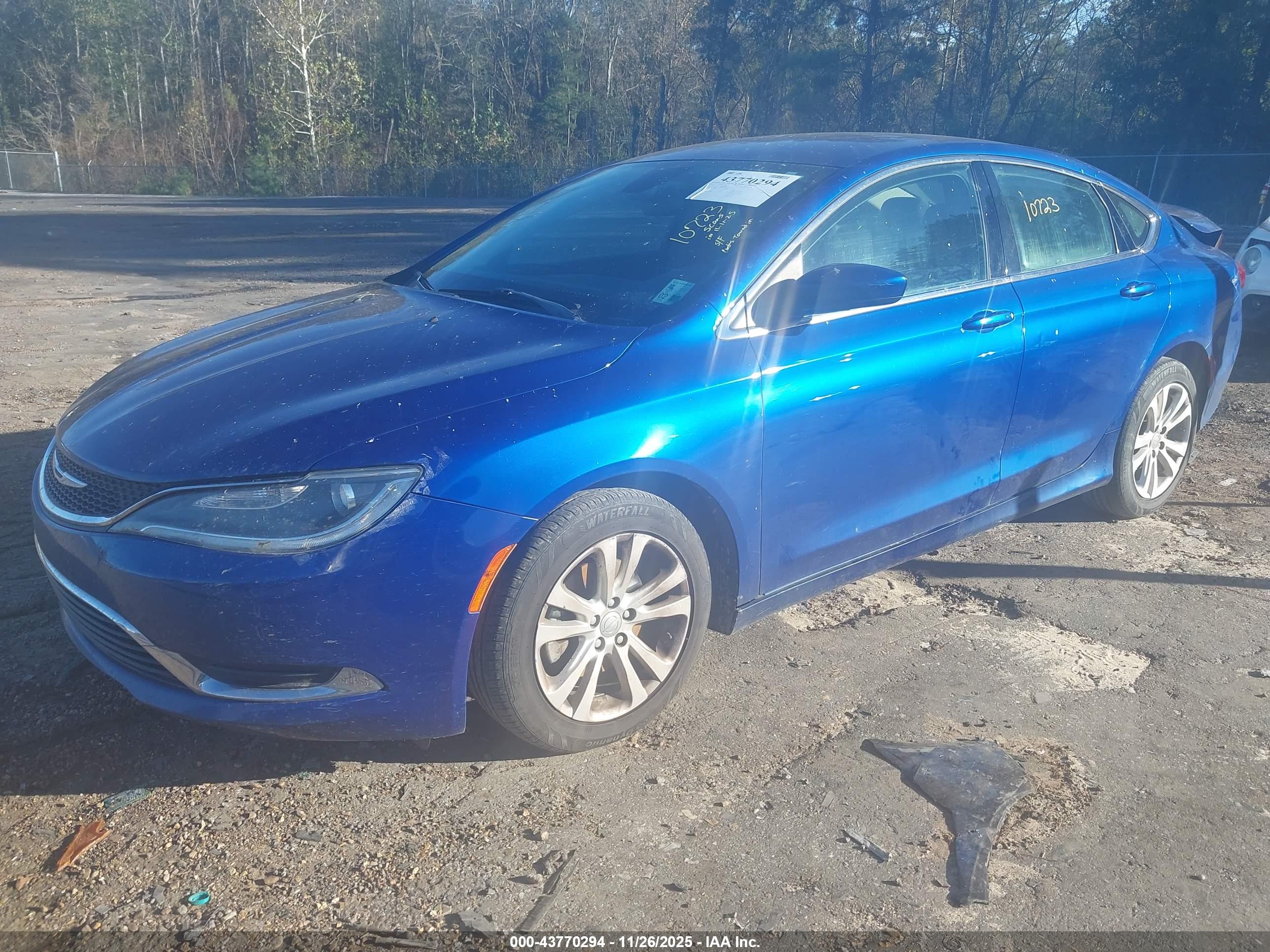 CHRYSLER 200 image 2
