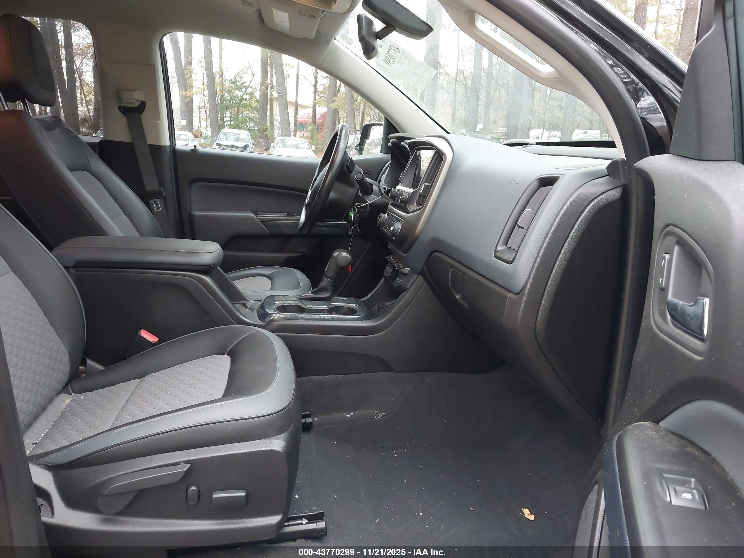 CHEVROLET COLORADO image 5
