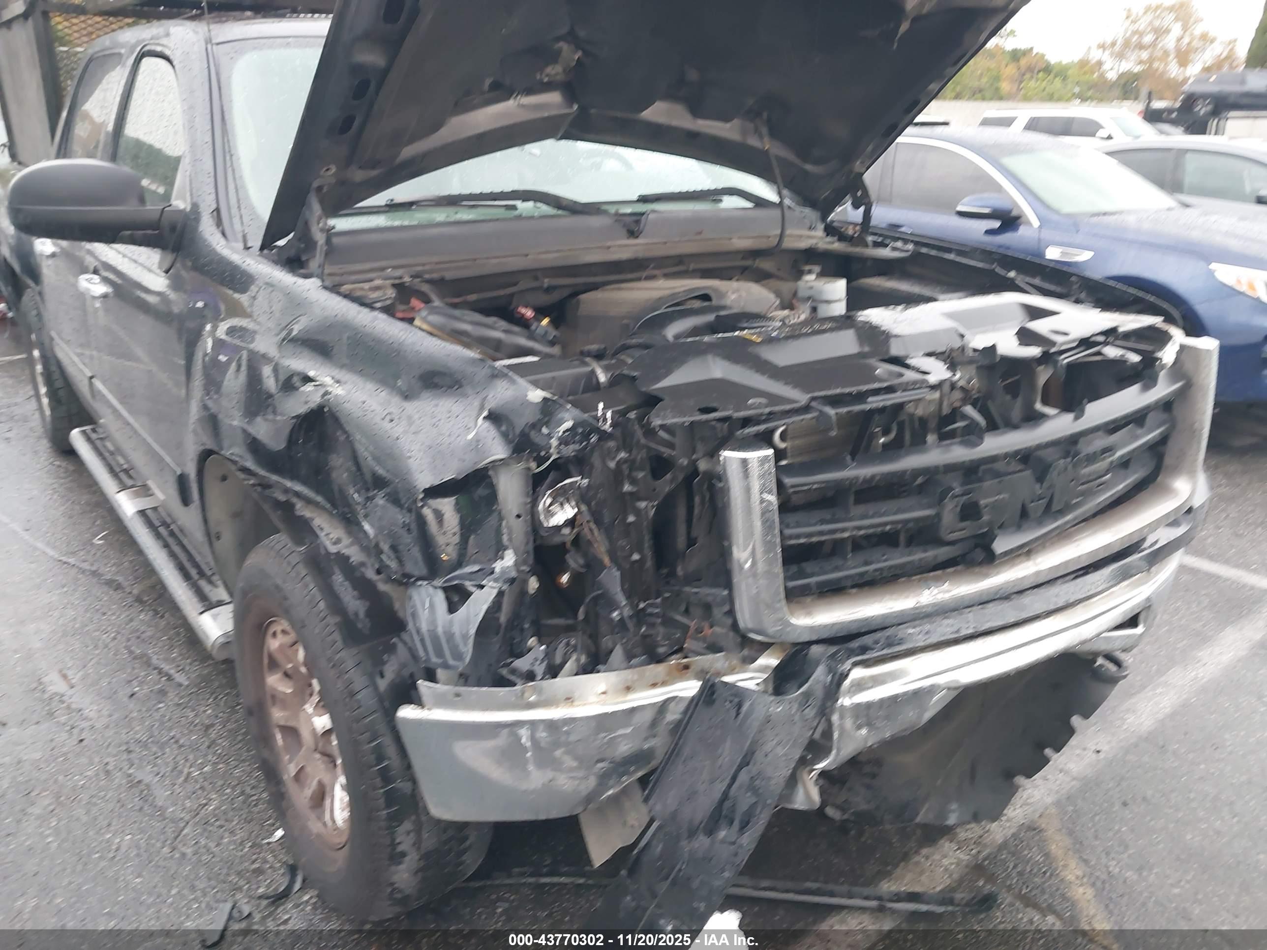 GMC SIERRA image 6