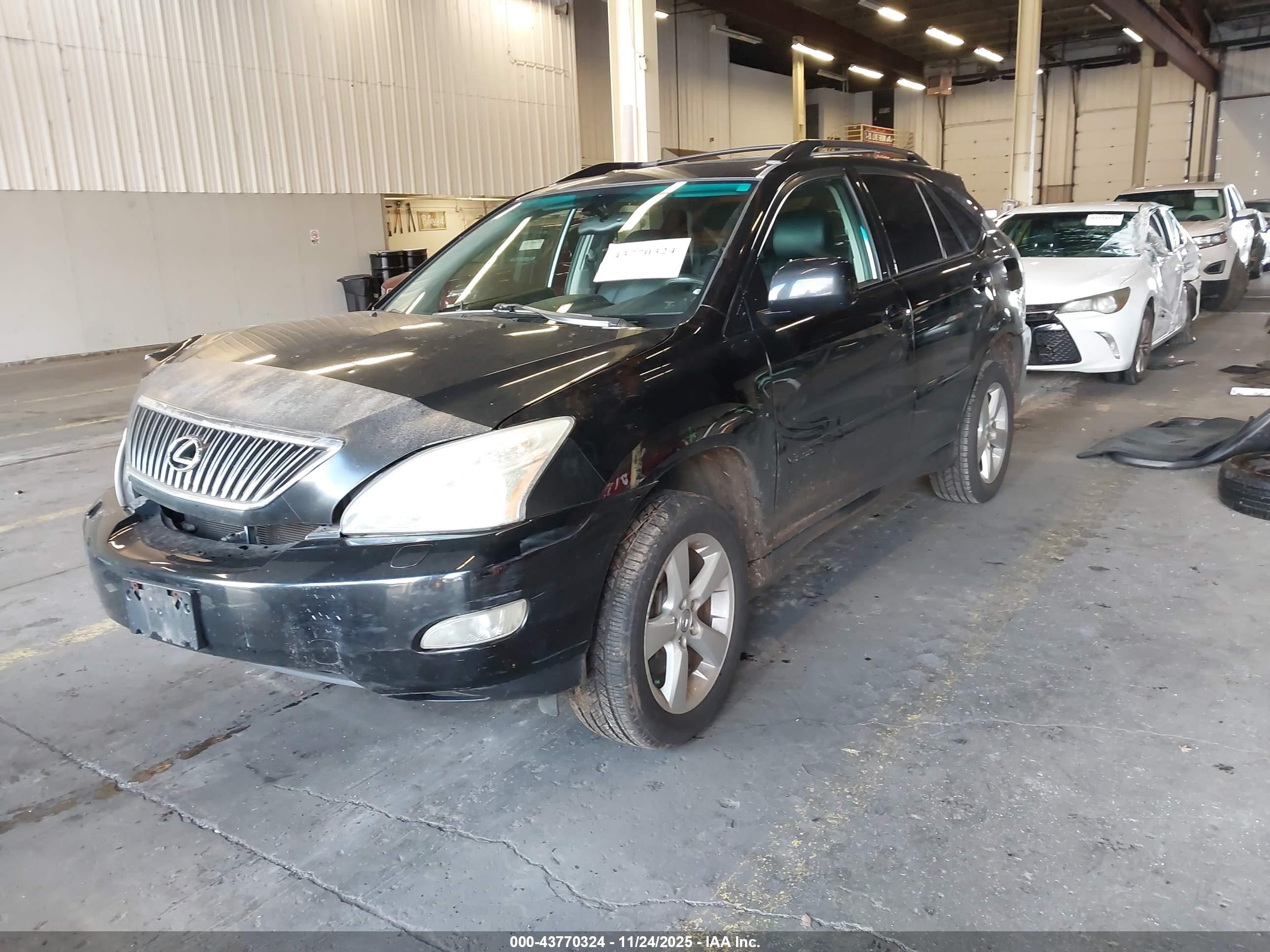 LEXUS RX image 2