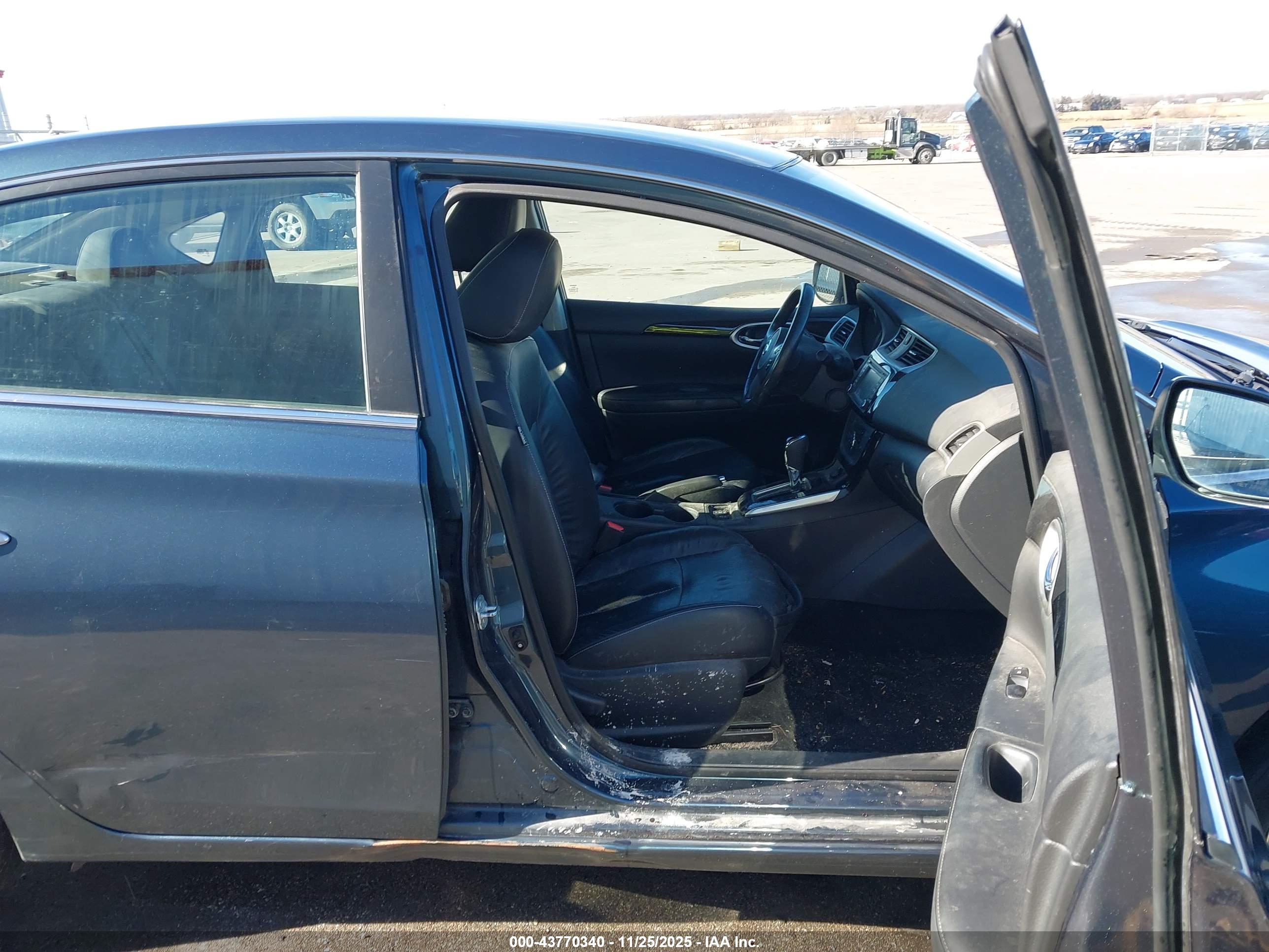 NISSAN SENTRA image 5