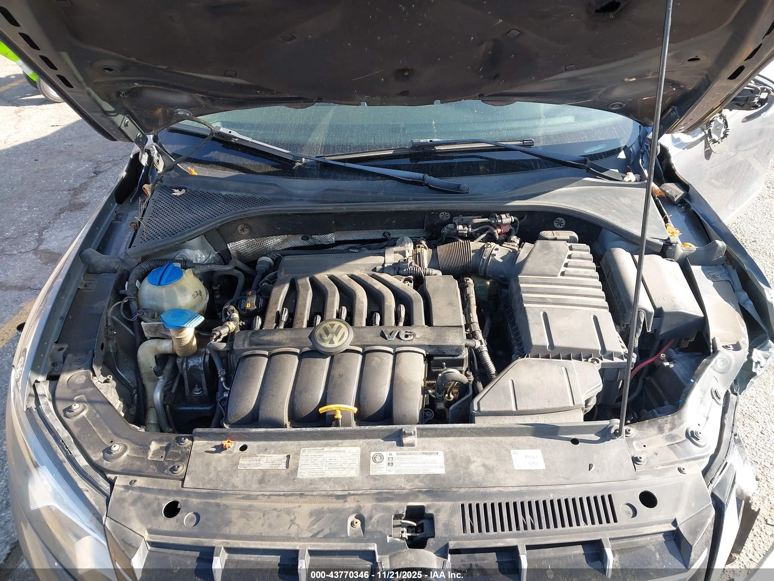 VOLKSWAGEN PASSAT image 10