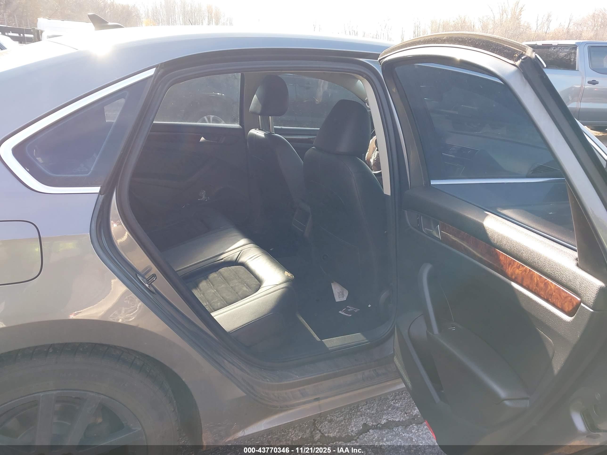 VOLKSWAGEN PASSAT image 8