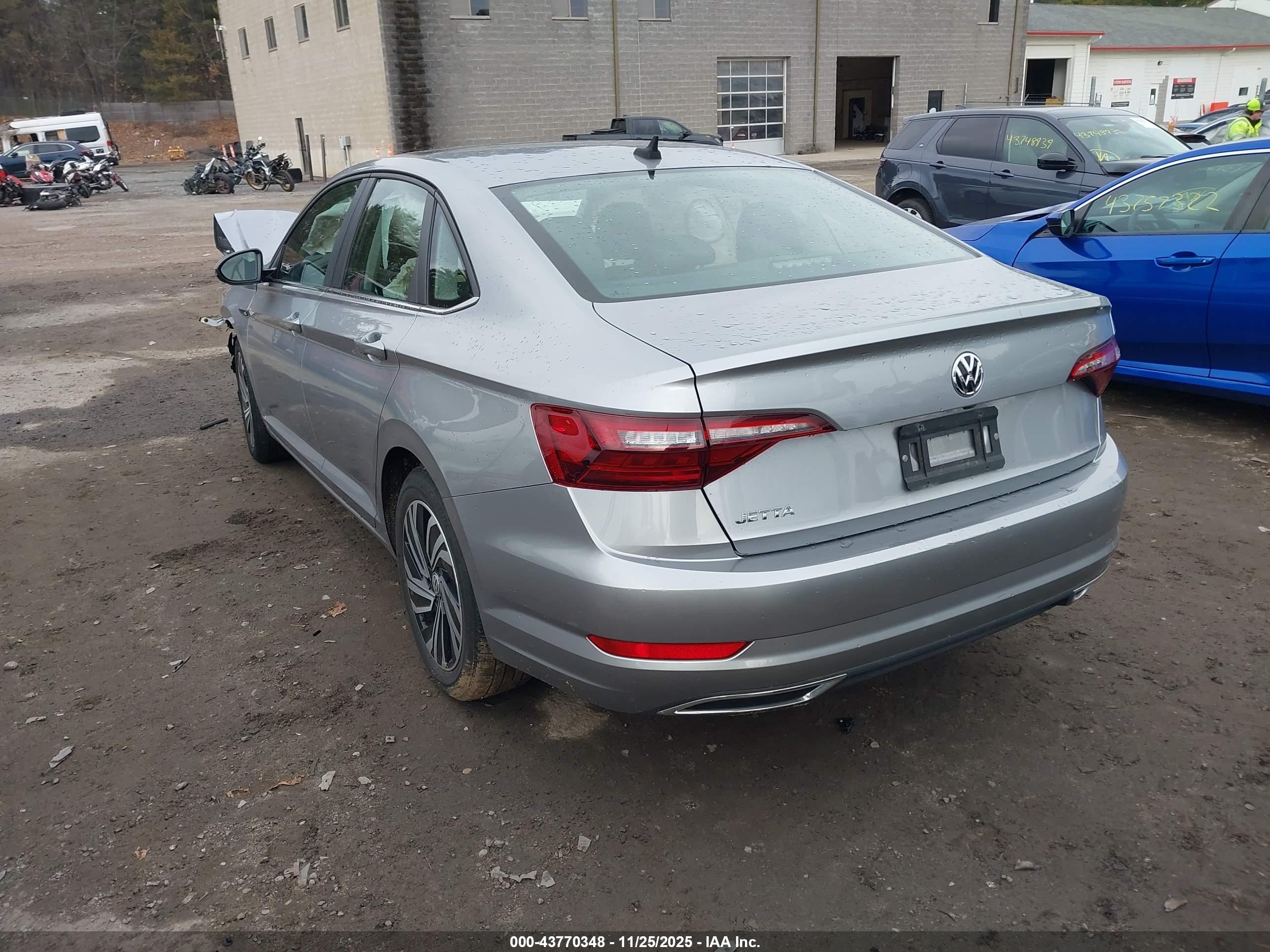 VOLKSWAGEN JETTA image 3