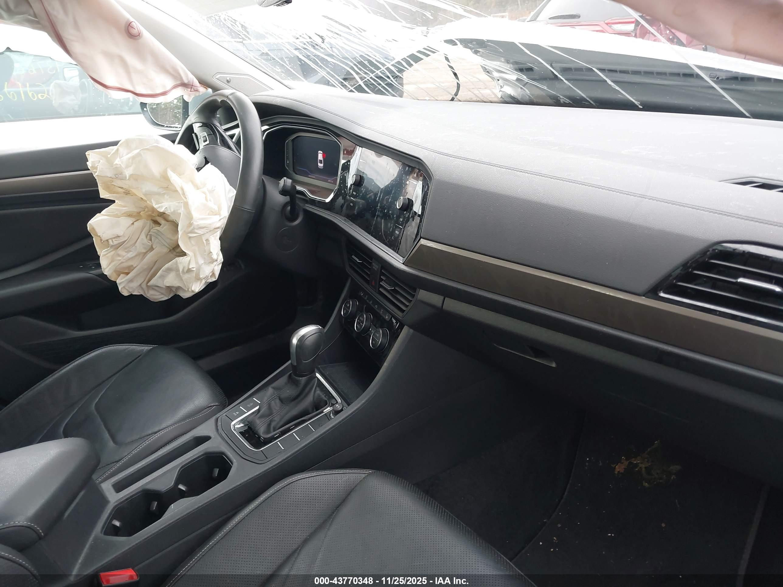 VOLKSWAGEN JETTA image 5