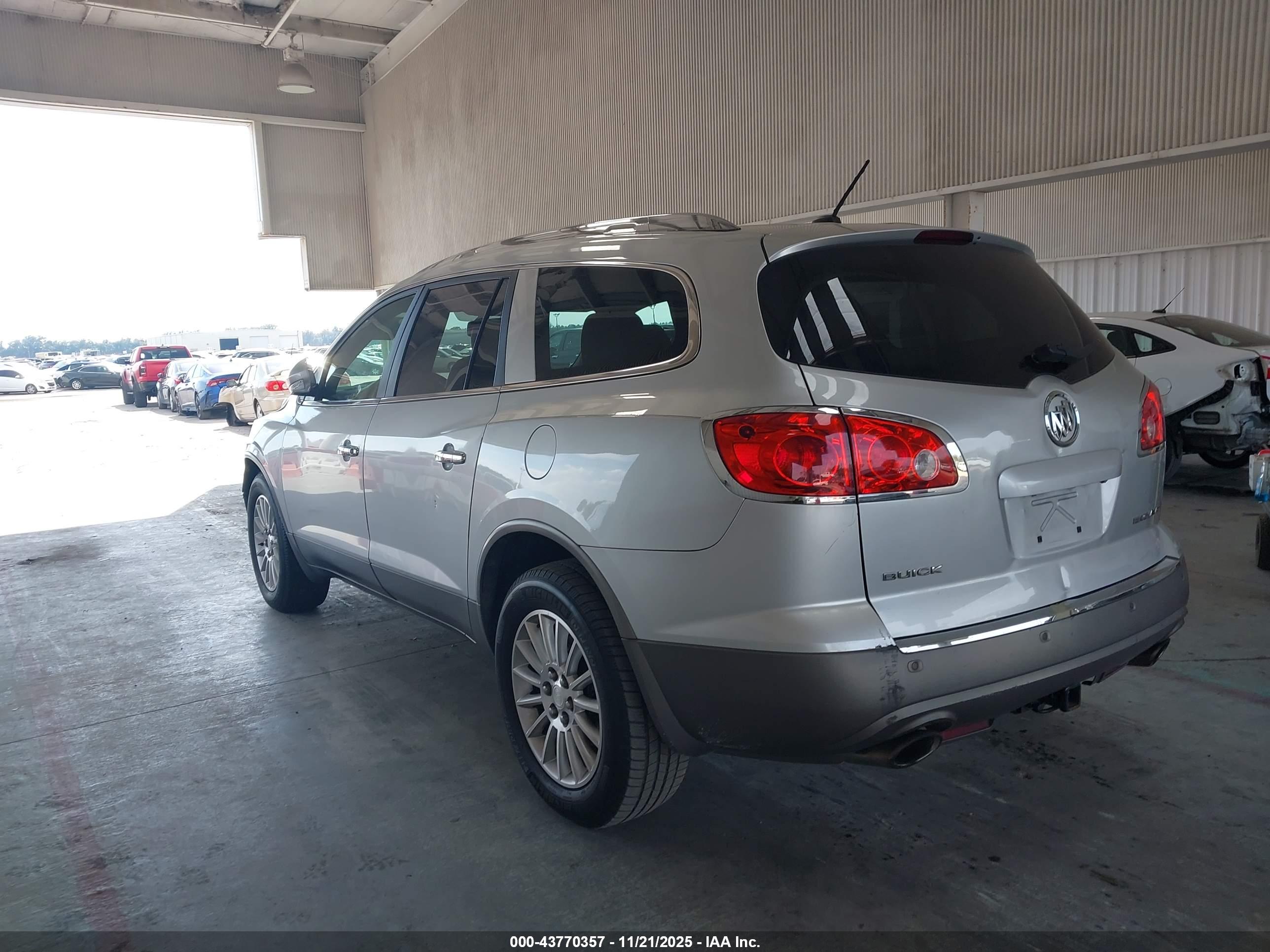 BUICK ENCLAVE image 3
