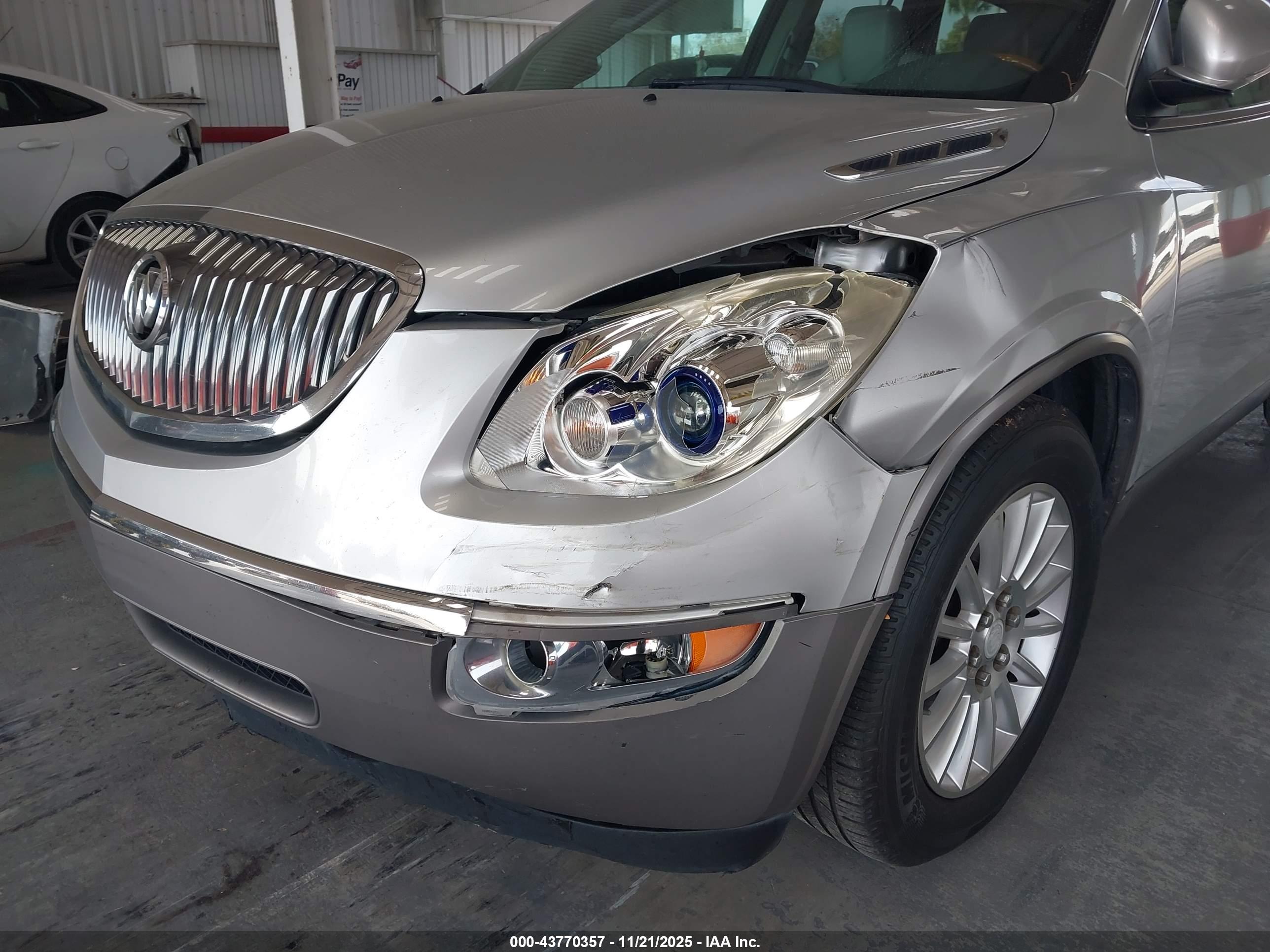 BUICK ENCLAVE image 6
