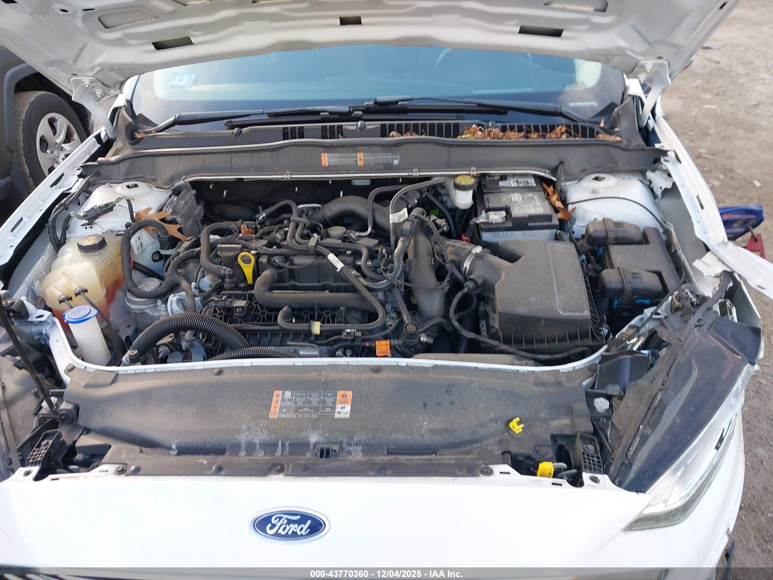 FORD FUSION image 10