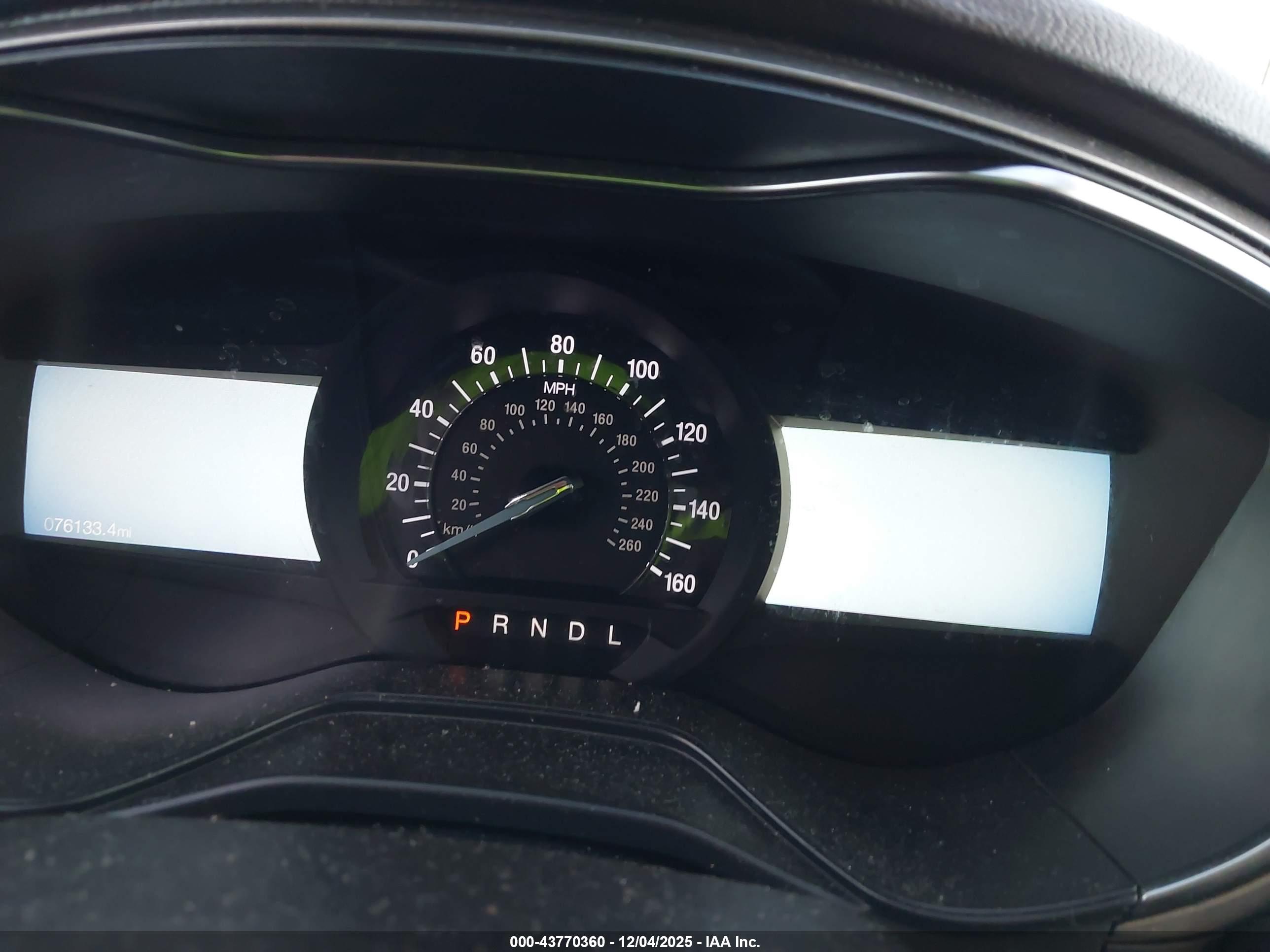 FORD FUSION image 7