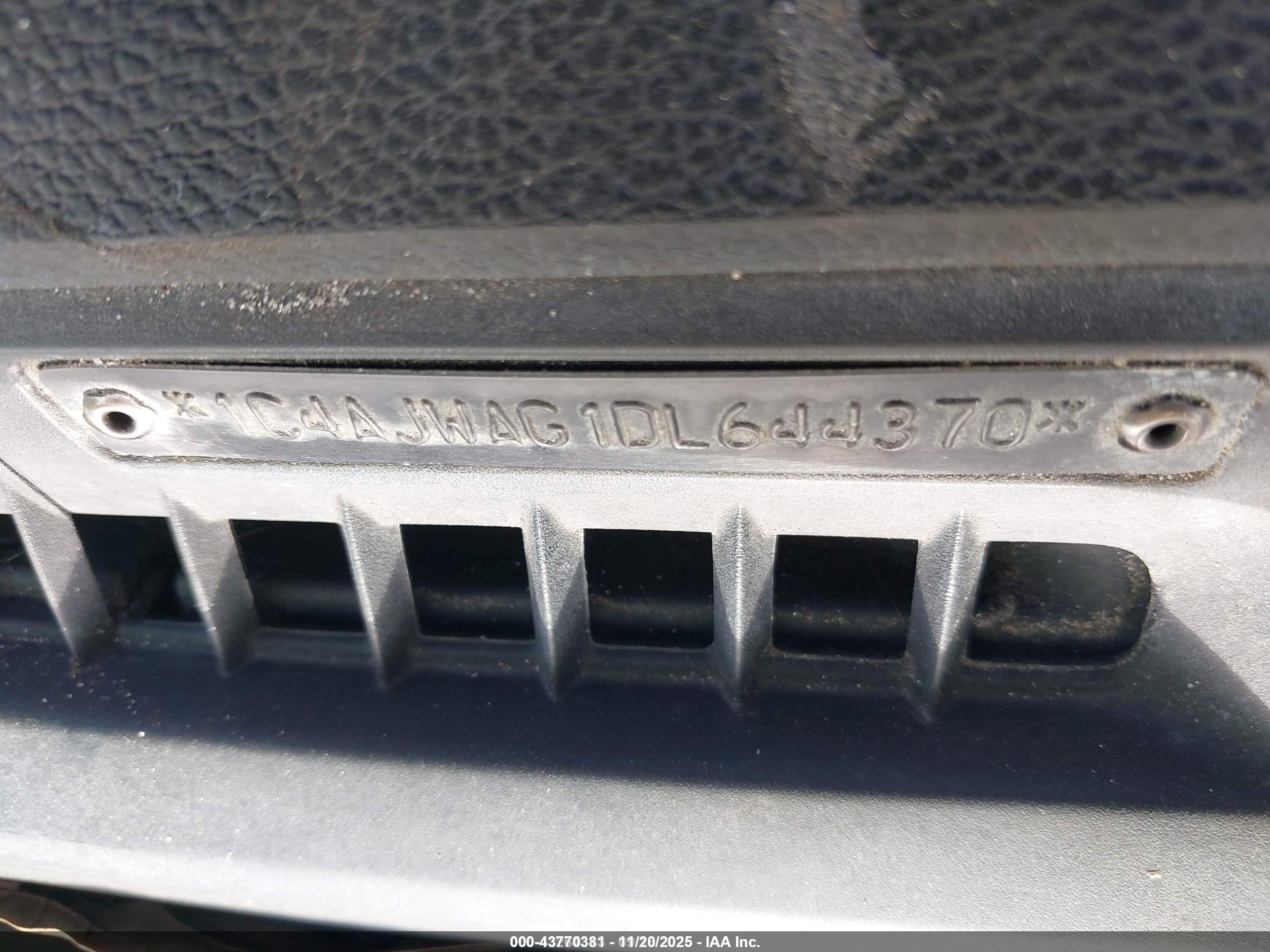 JEEP WRANGLER image 9