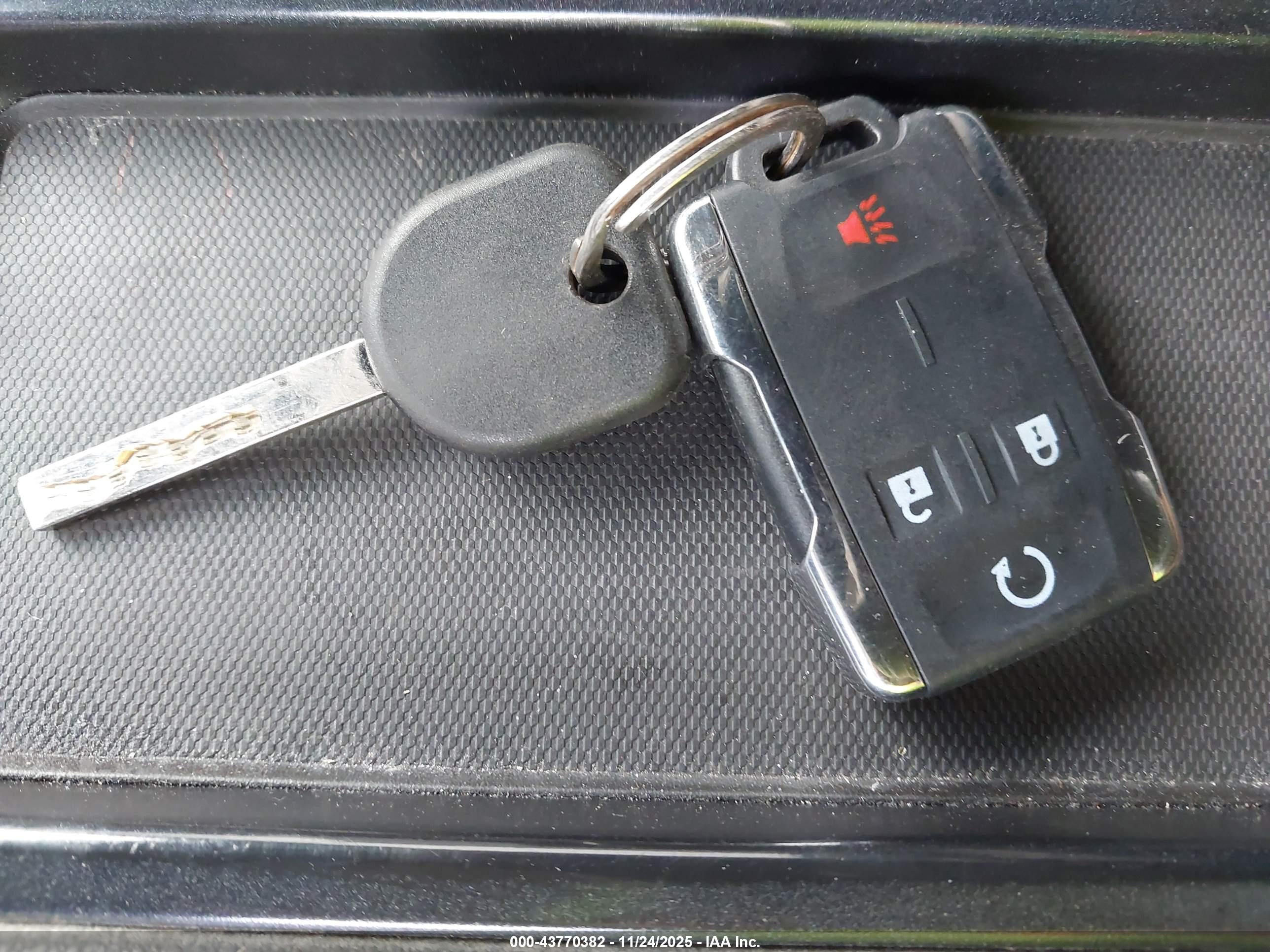 GMC SIERRA image 11
