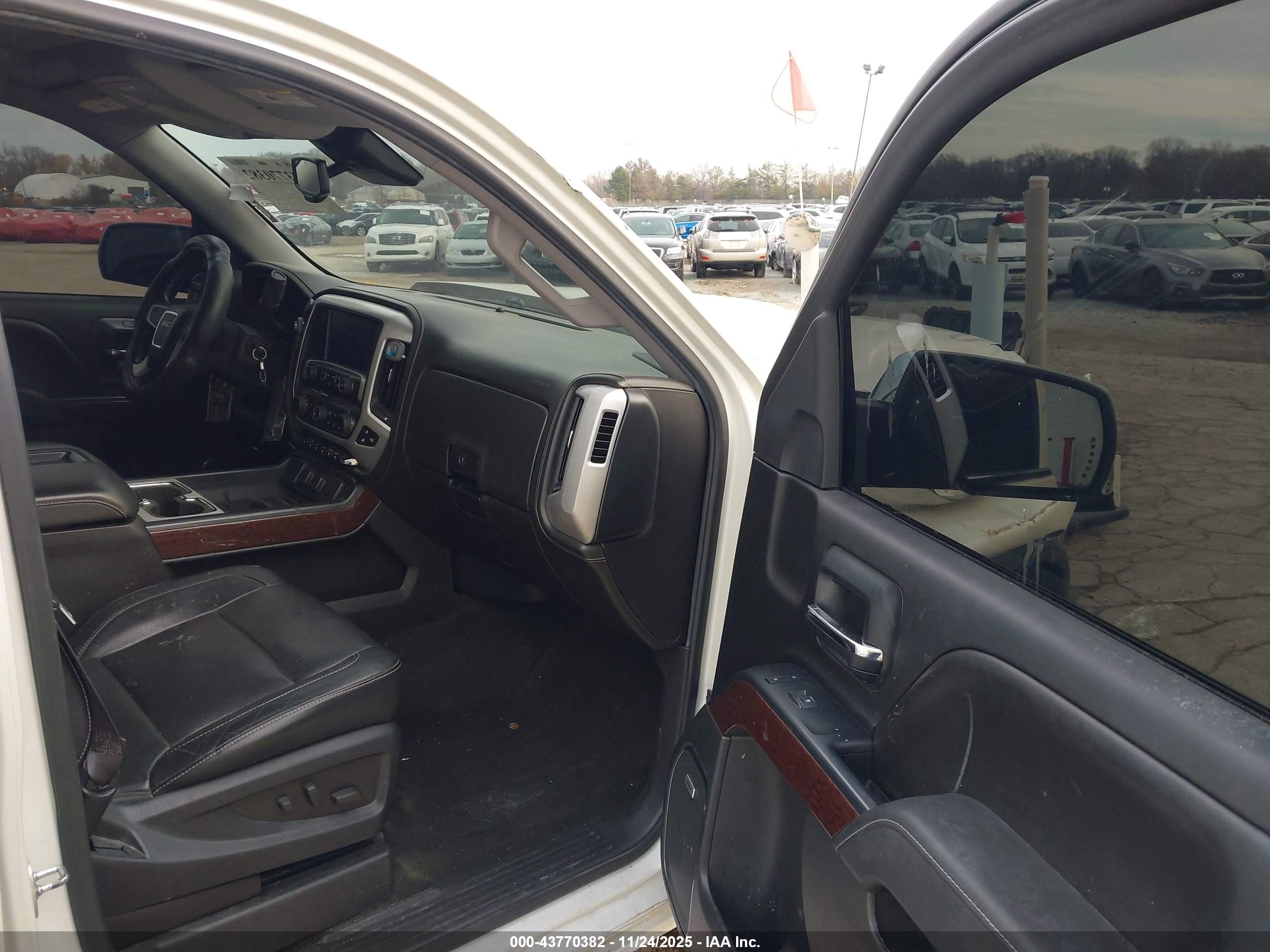 GMC SIERRA image 5