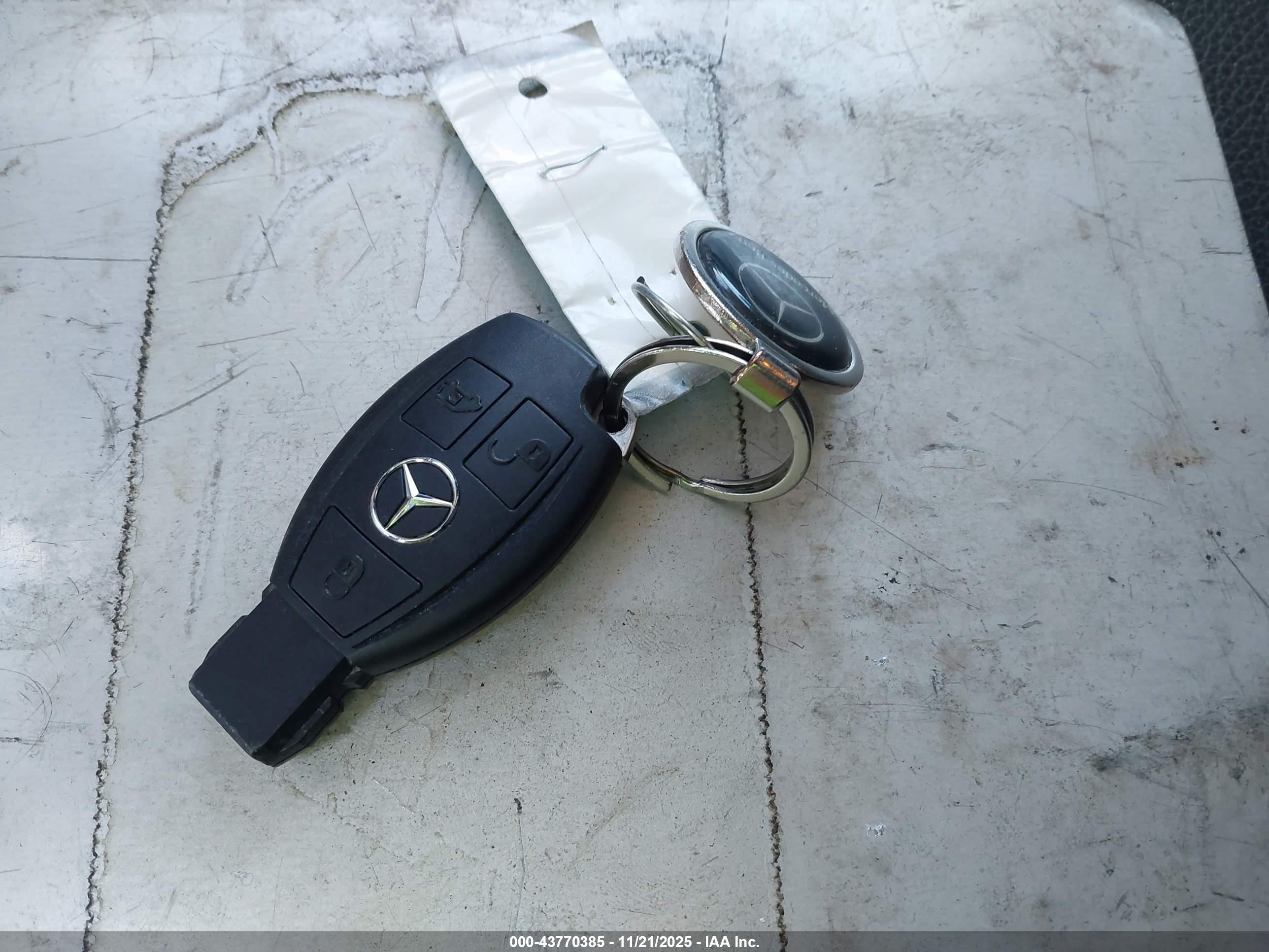 MERCEDES-BENZ METRIS image 11
