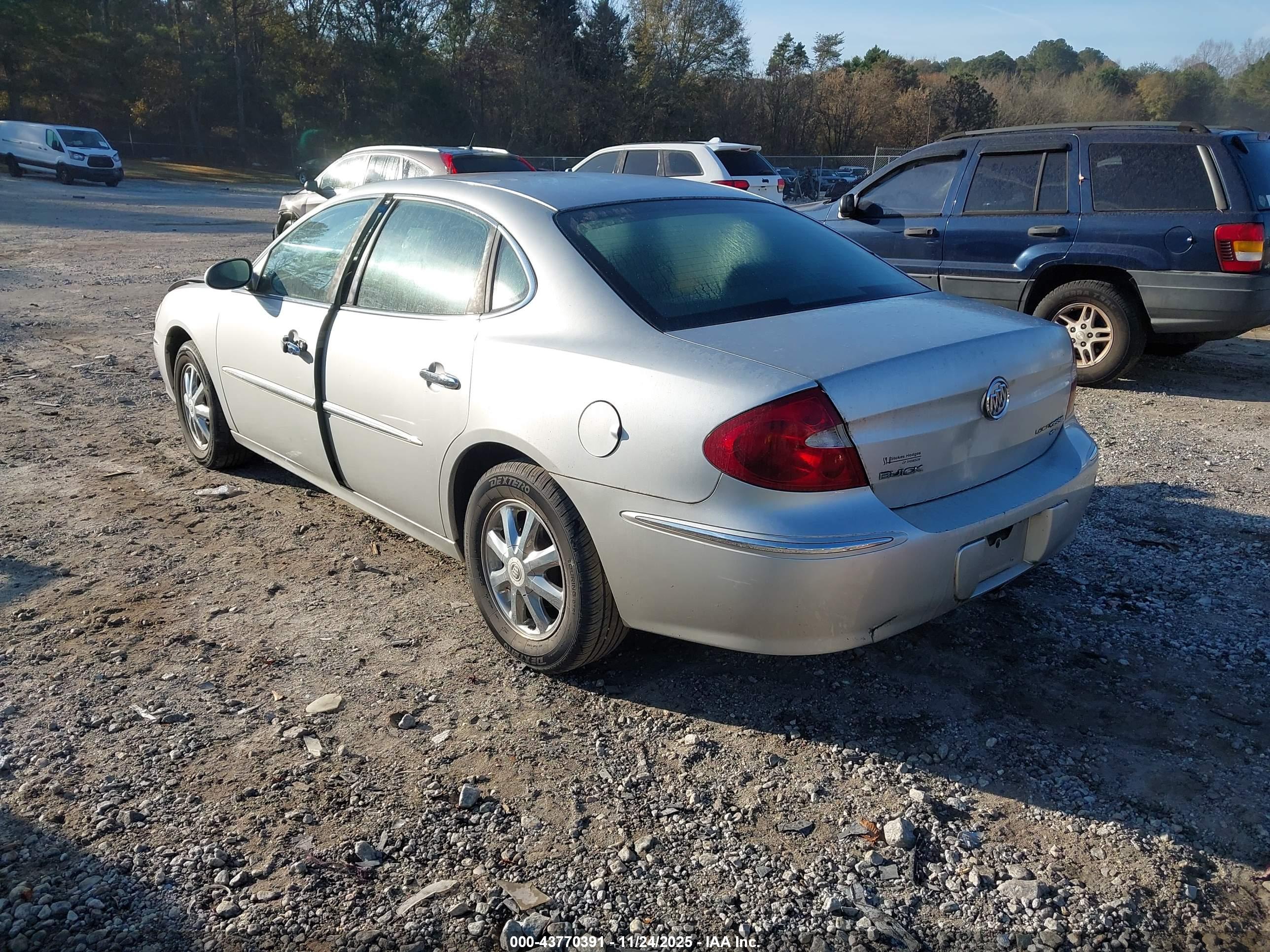BUICK LACROSSE image 3
