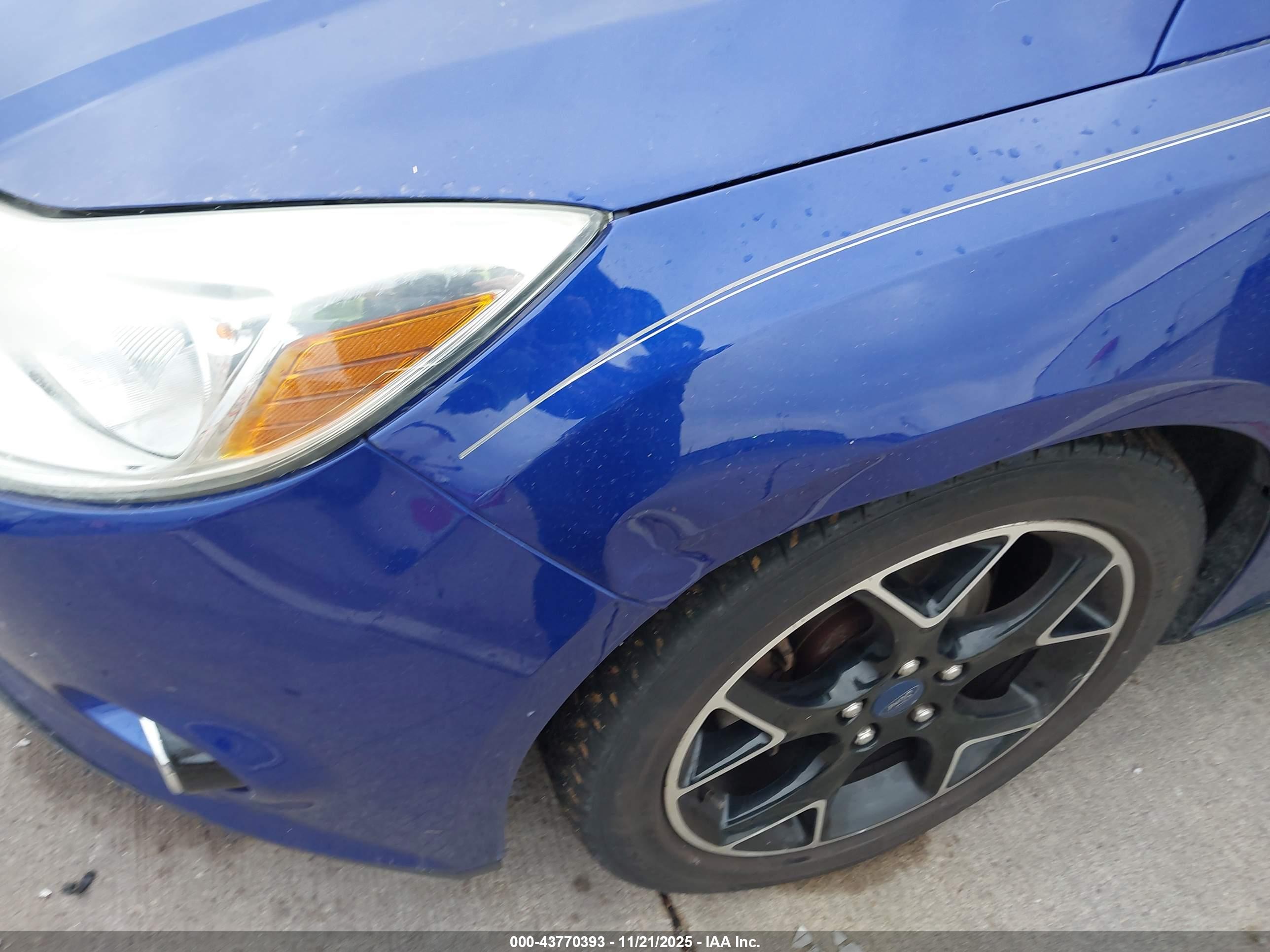 FORD FOCUS image 6
