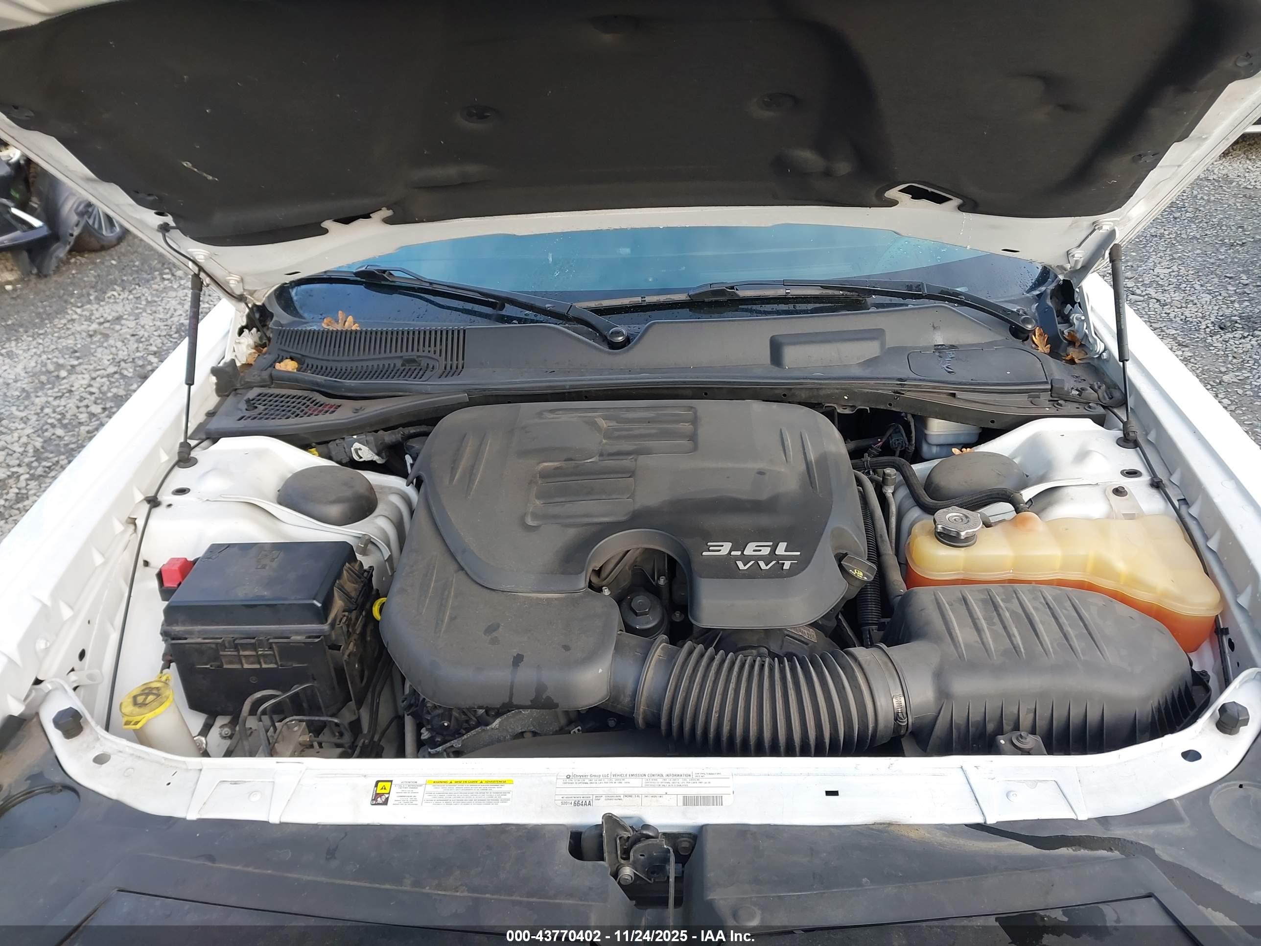 DODGE CHALLENGER image 10