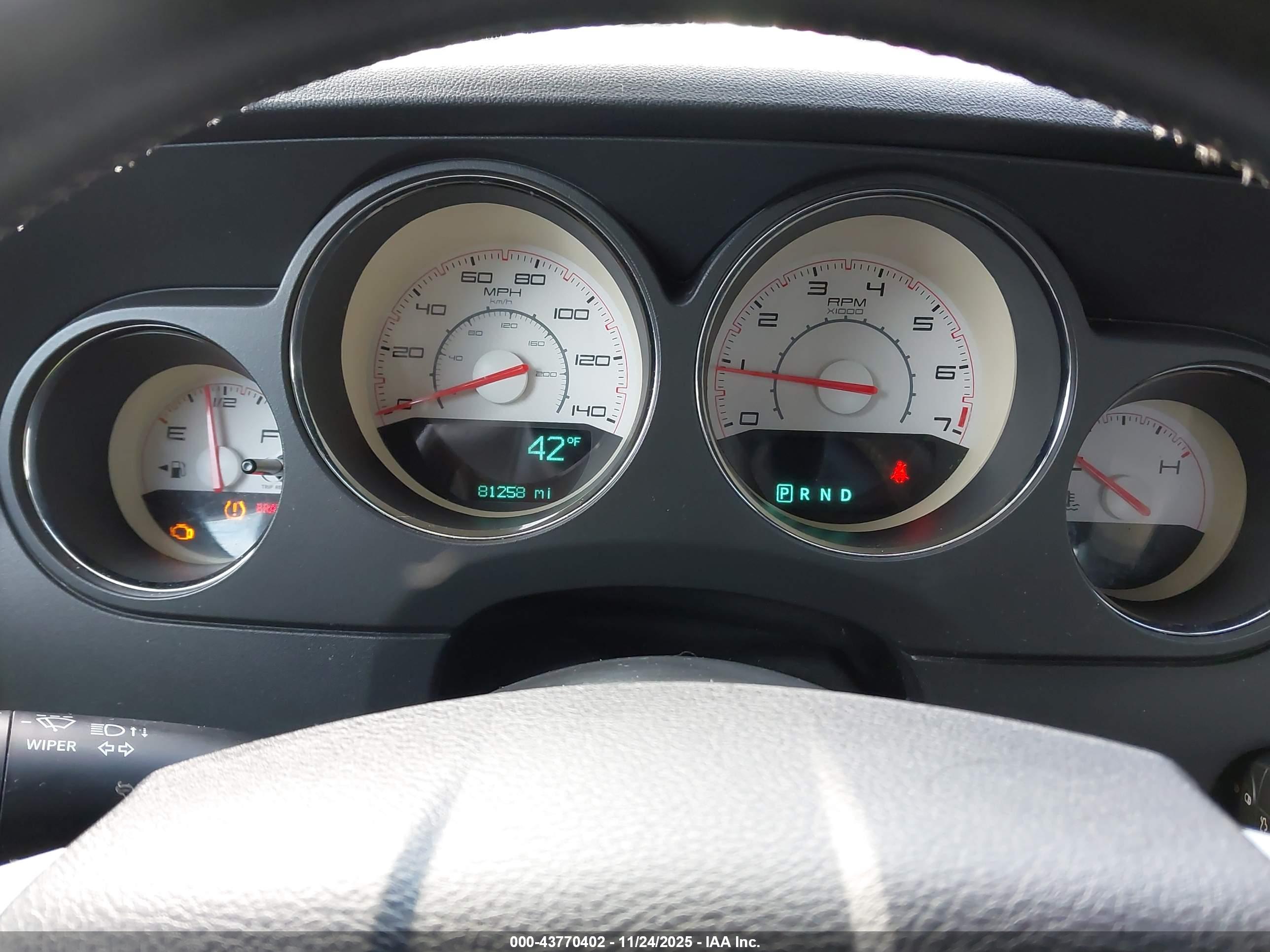 DODGE CHALLENGER image 7