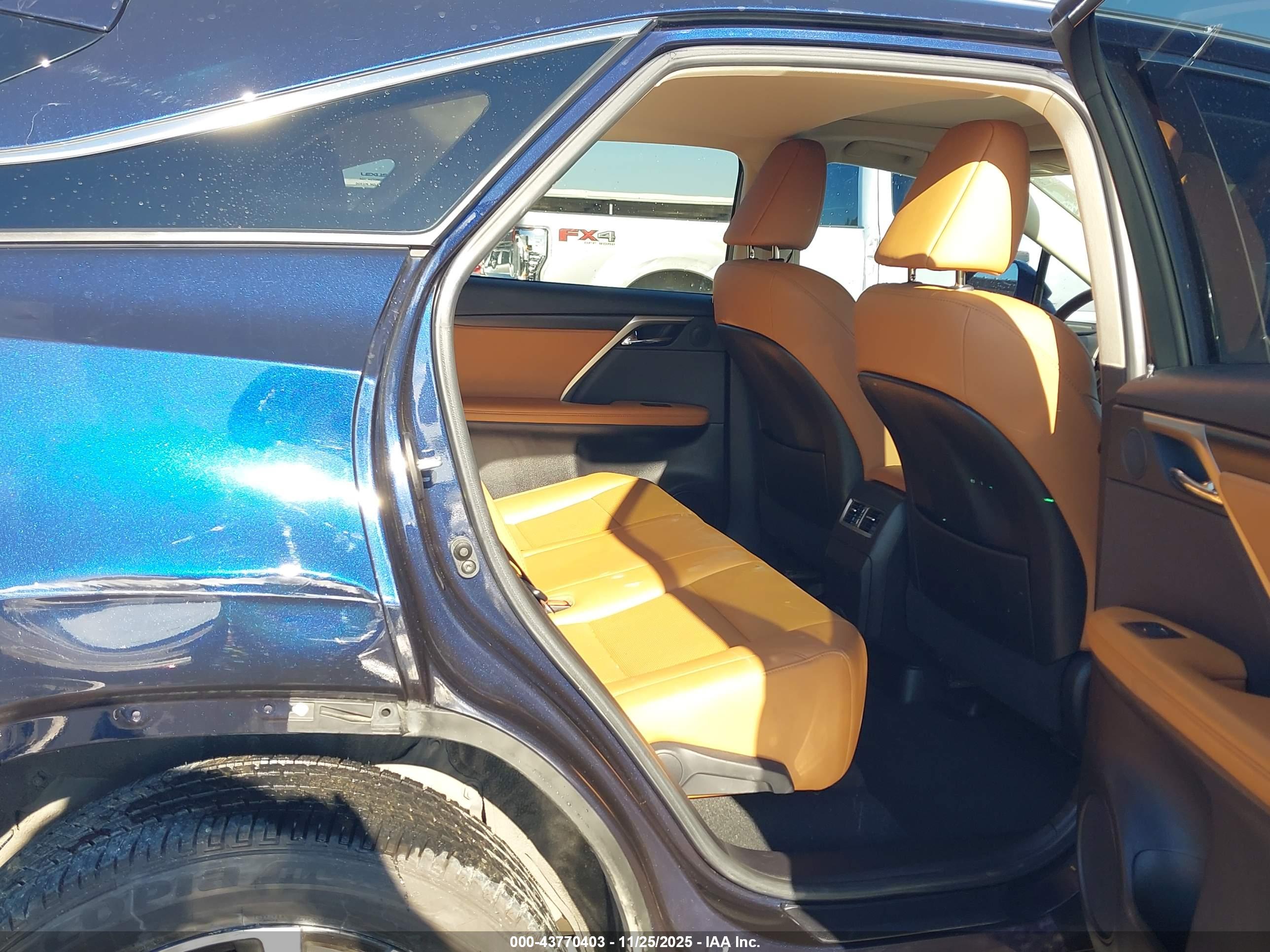 LEXUS RX image 8